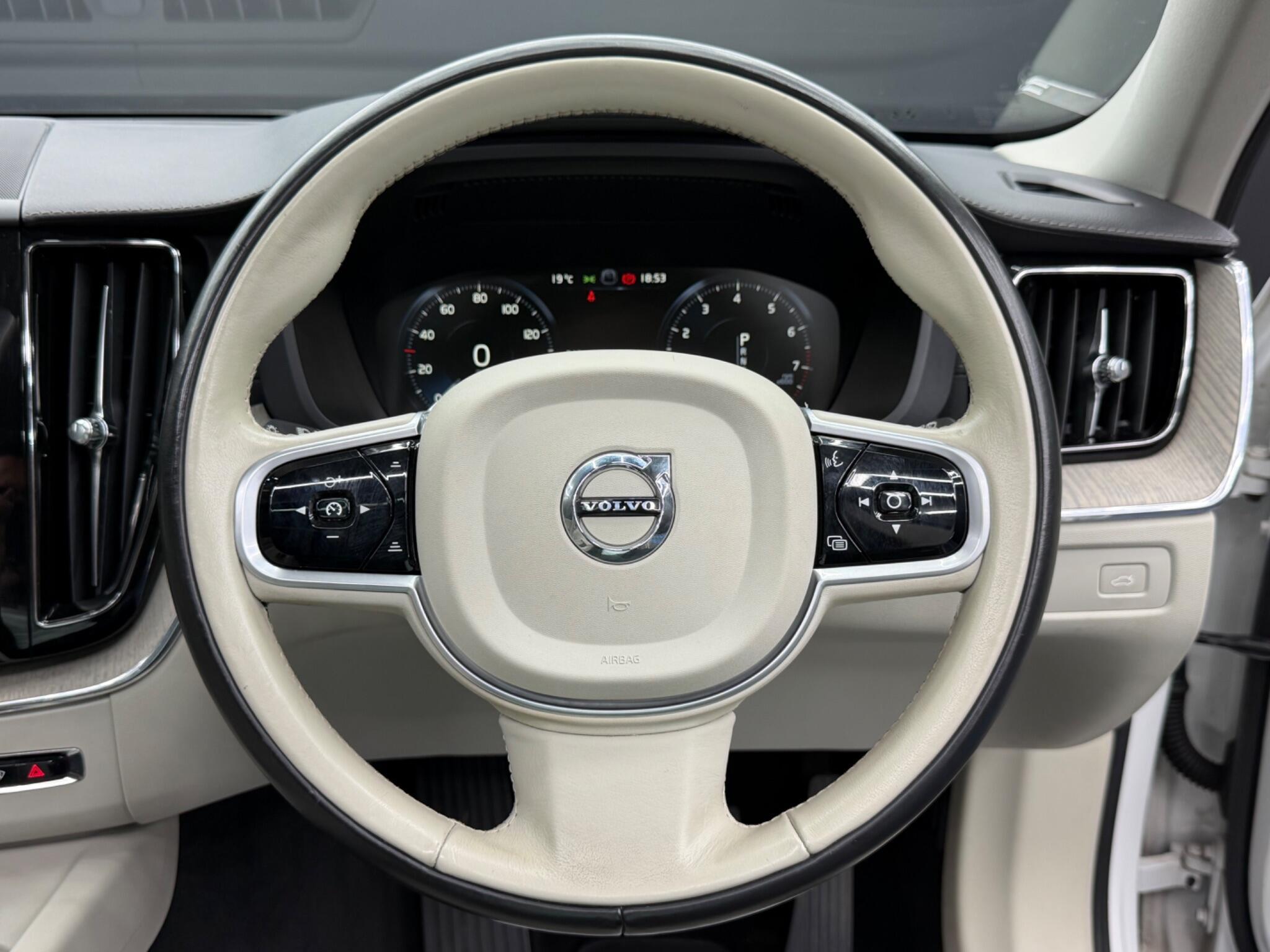 Volvo XC60 - Image 19