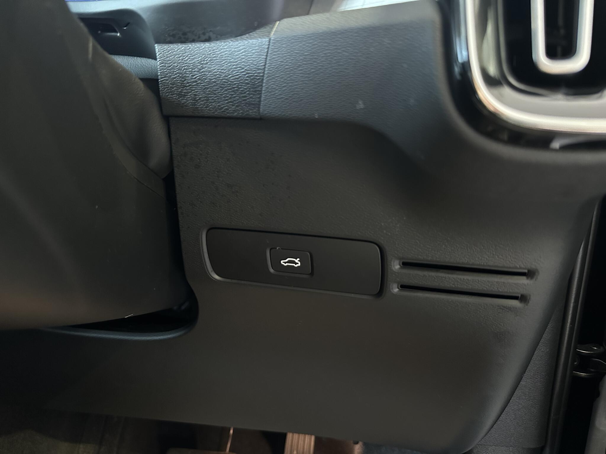 Volvo XC40 - Image 3