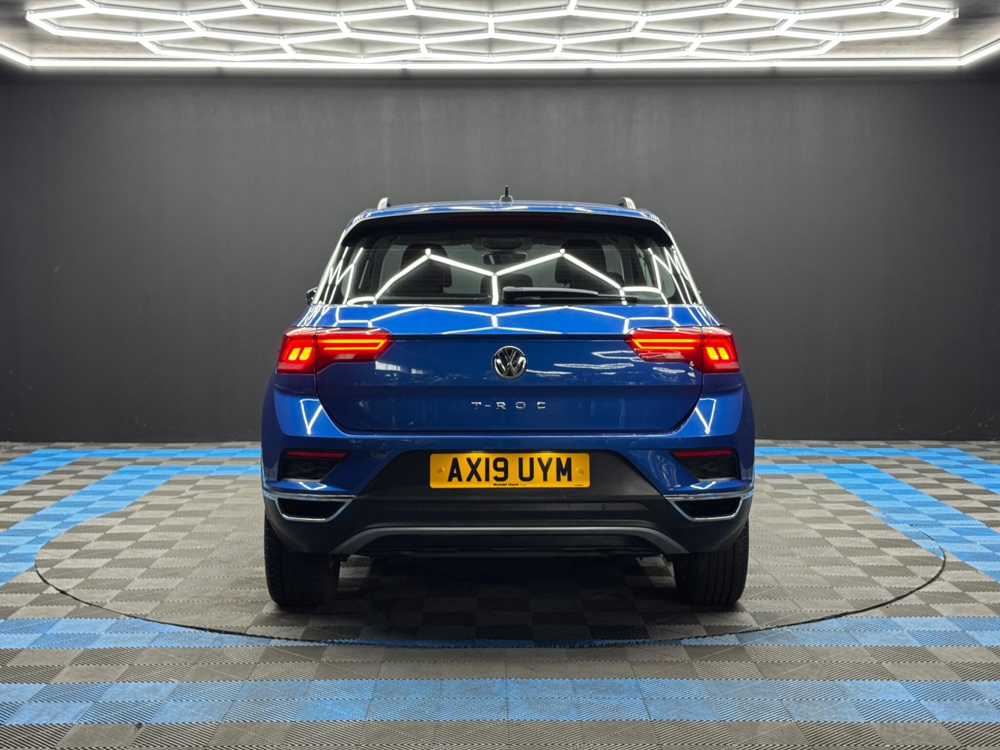 Volkswagen T-Roc - Image 6
