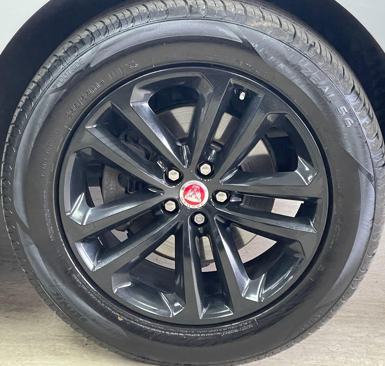 Jaguar F-Pace - Image 16