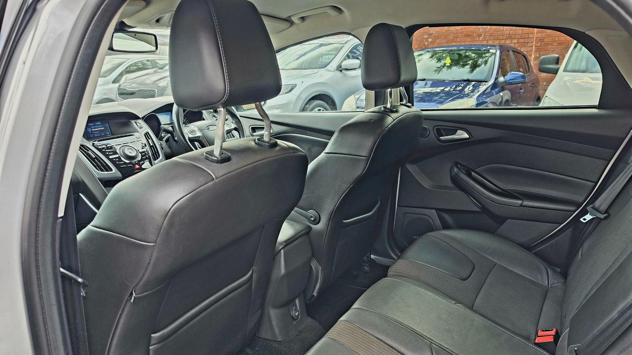Ford Focus - Image 17