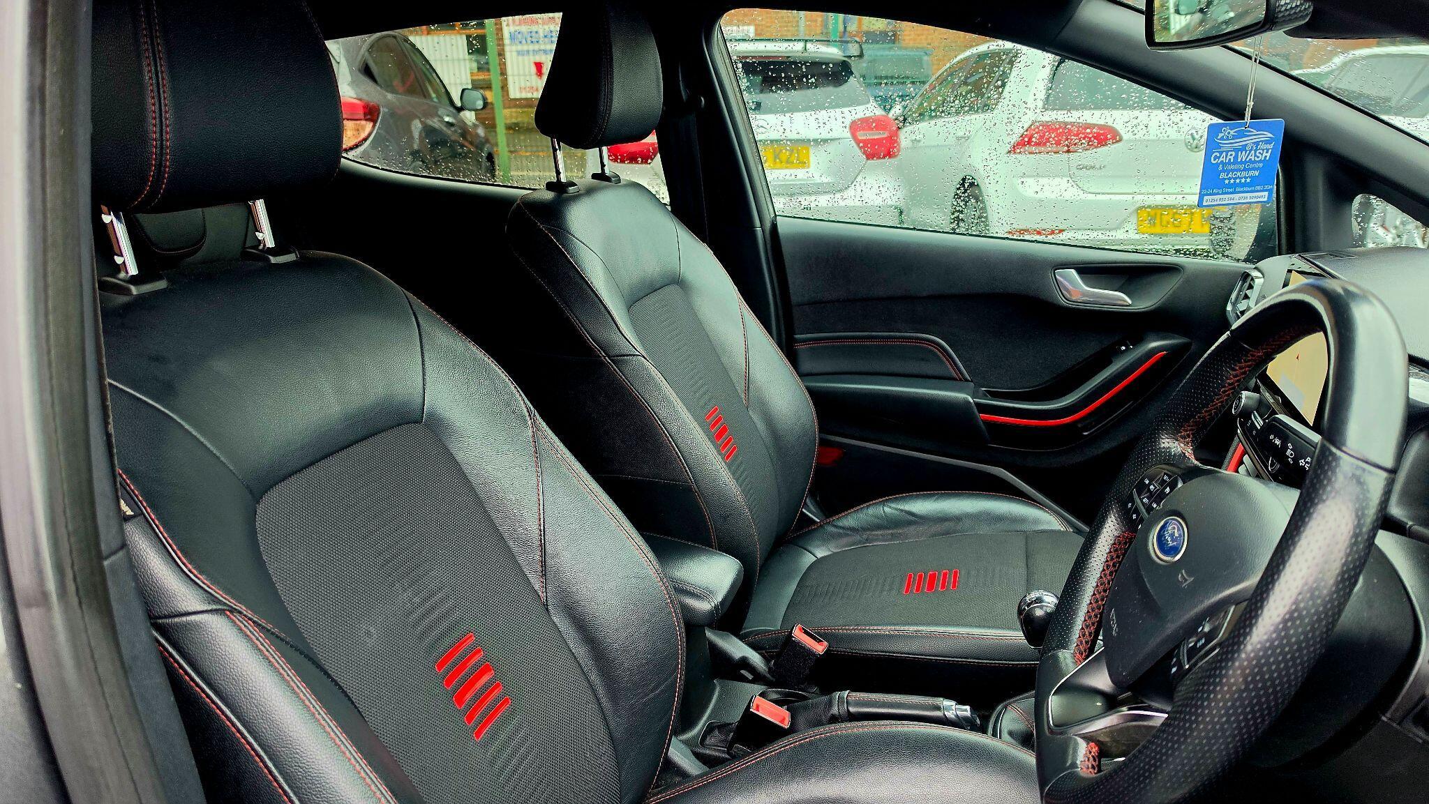 Ford Fiesta - Image 12