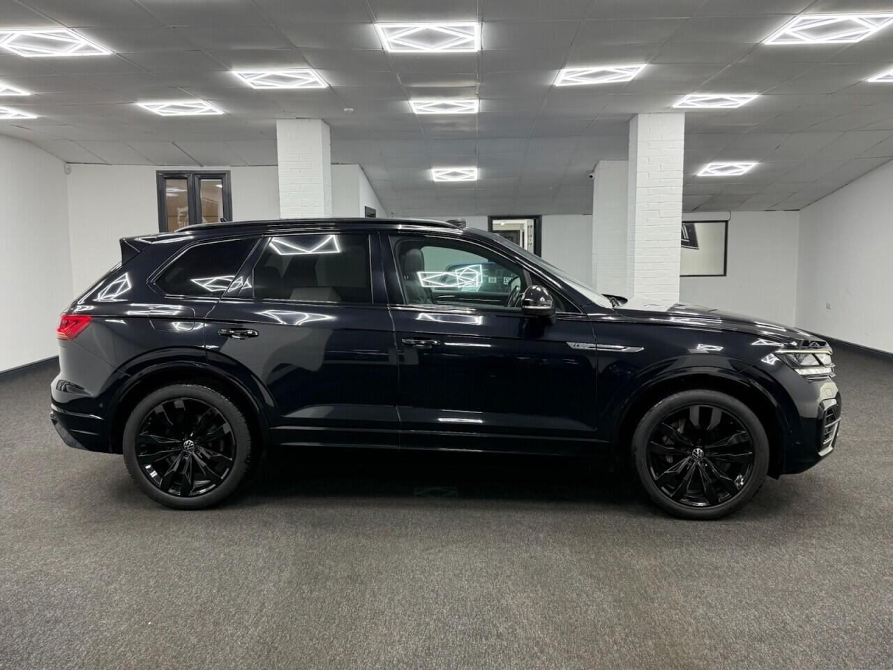 Volkswagen Touareg - Image 5