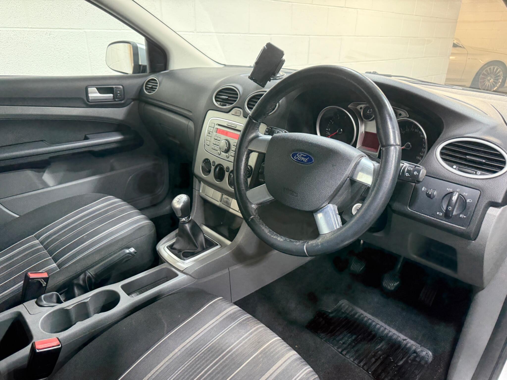 Ford Focus - Image 8