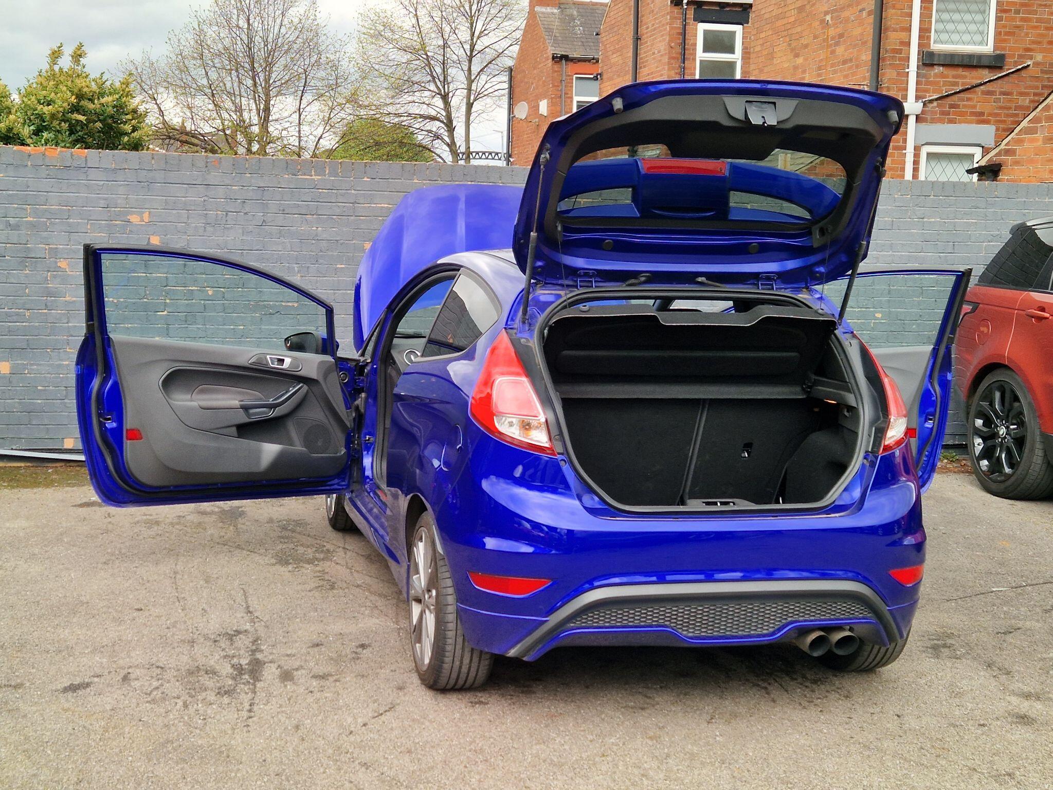 Ford Fiesta - Image 19