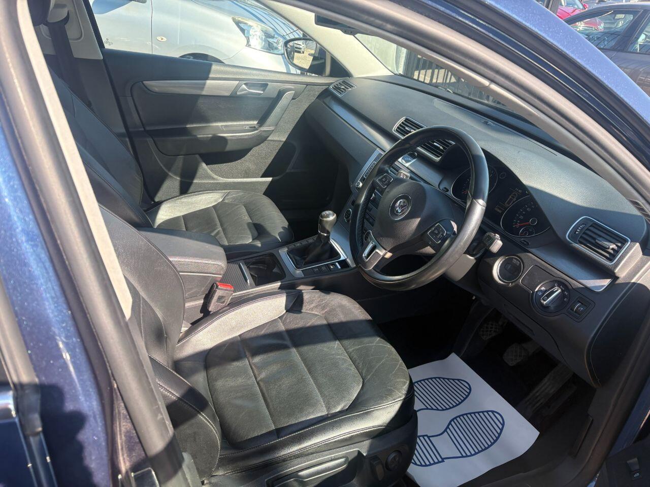 Volkswagen Passat - Image 10