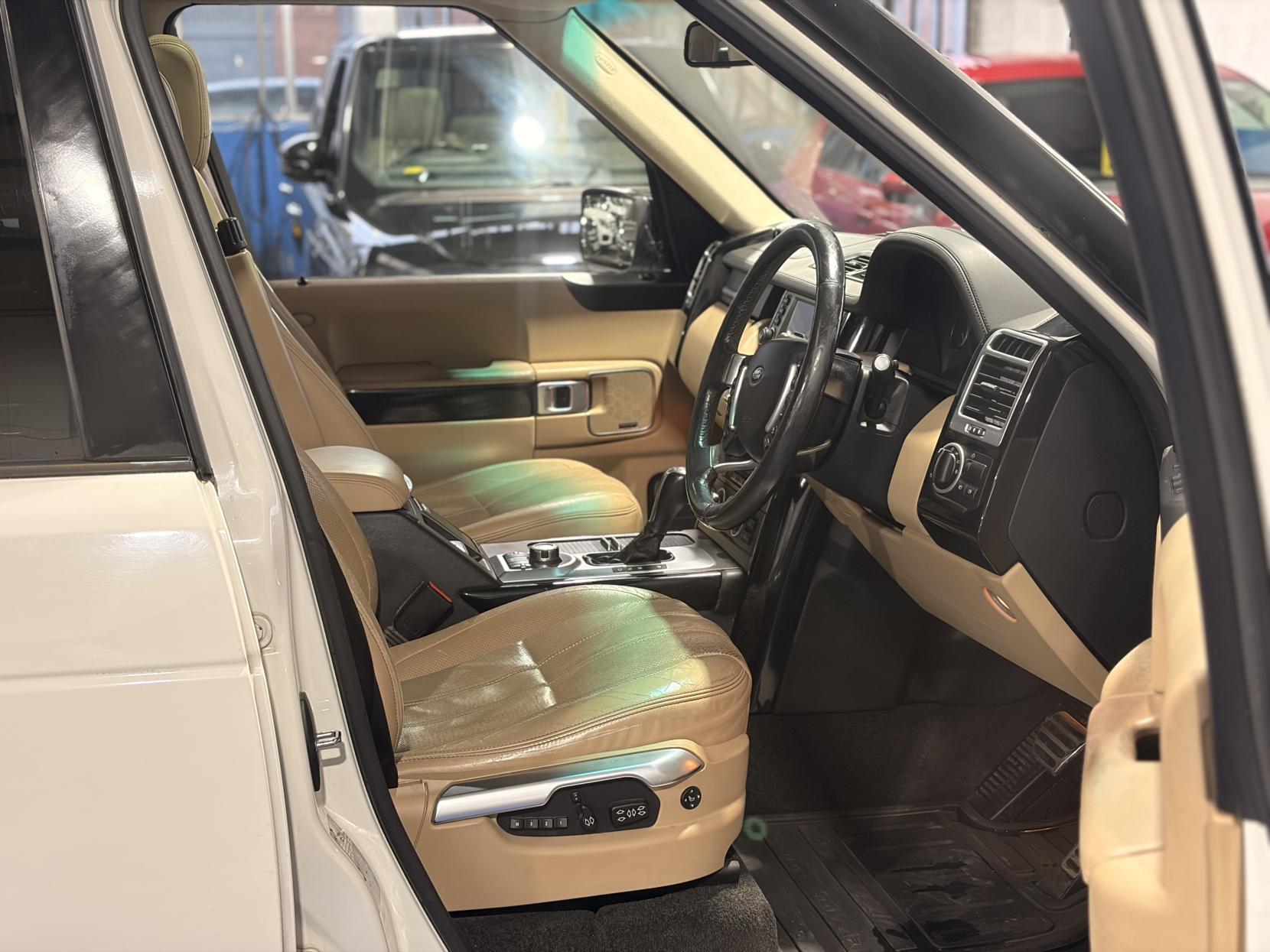 Land Rover Range Rover - Image 19