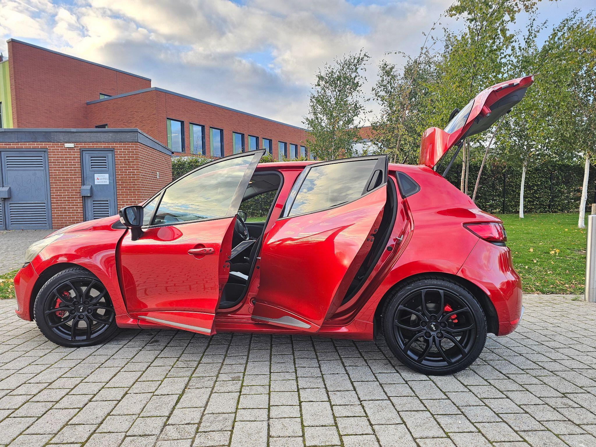 Renault Clio - Image 29