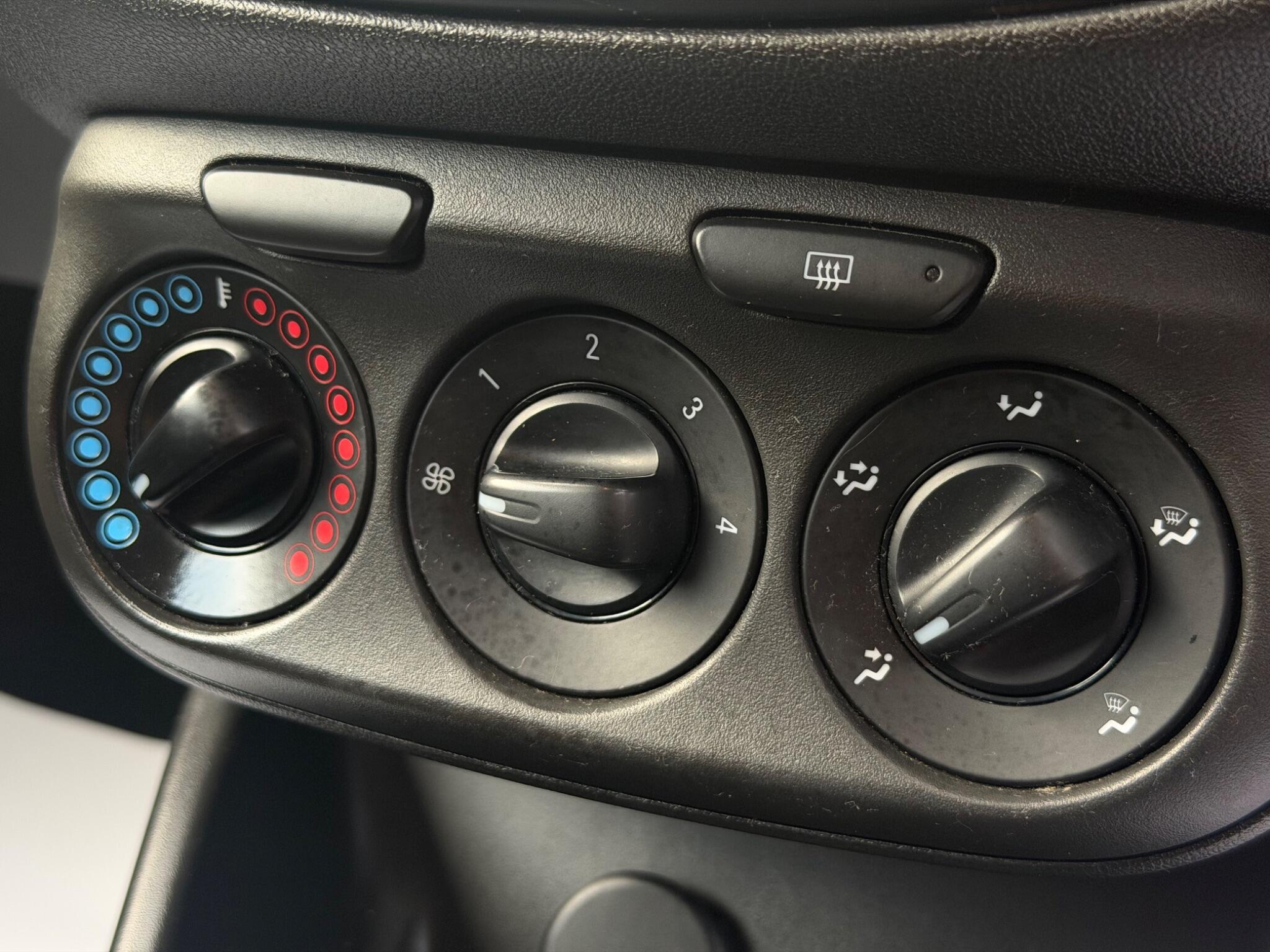 Vauxhall Corsa - Image 15