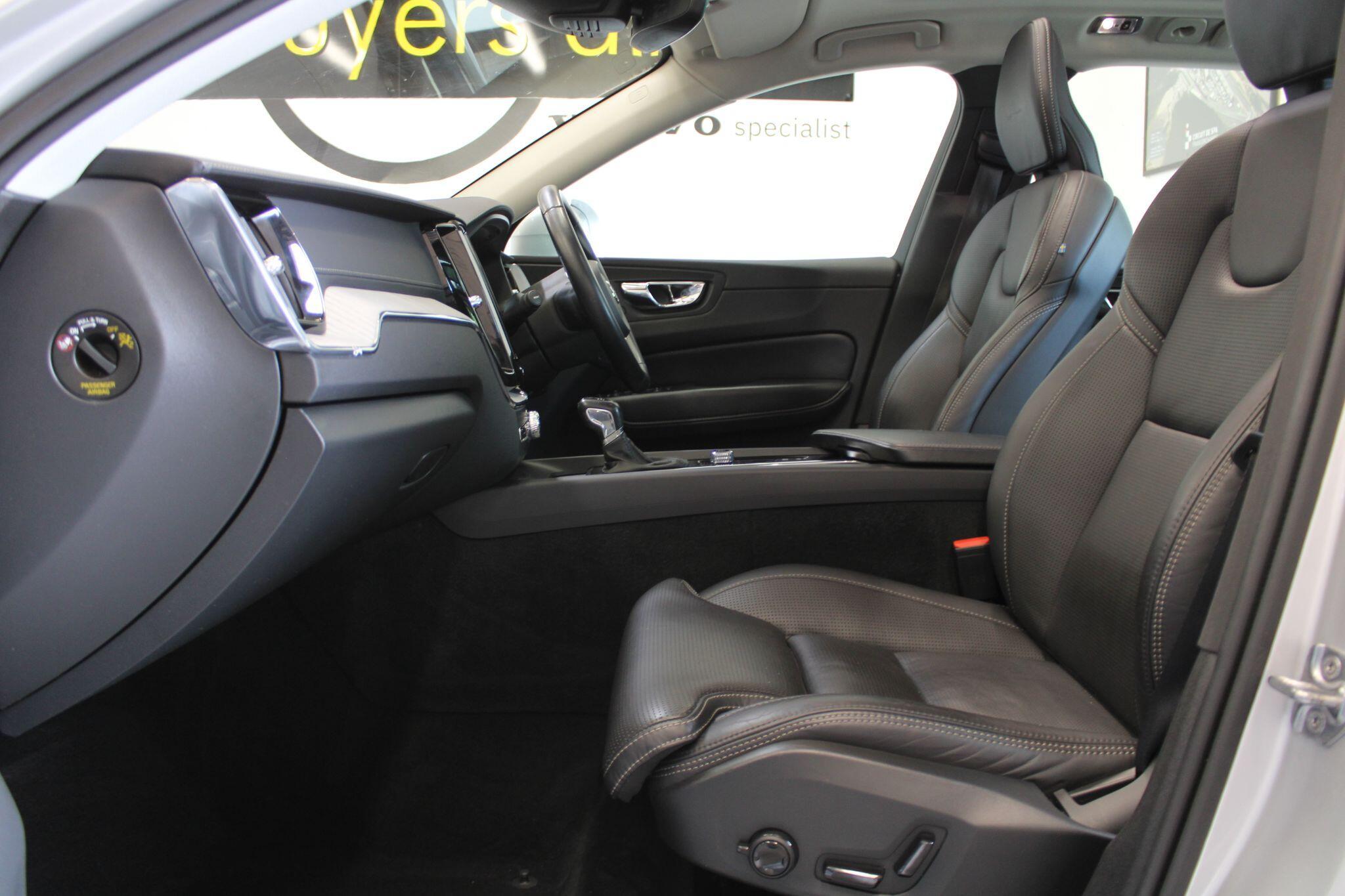 Volvo XC60 - Image 32