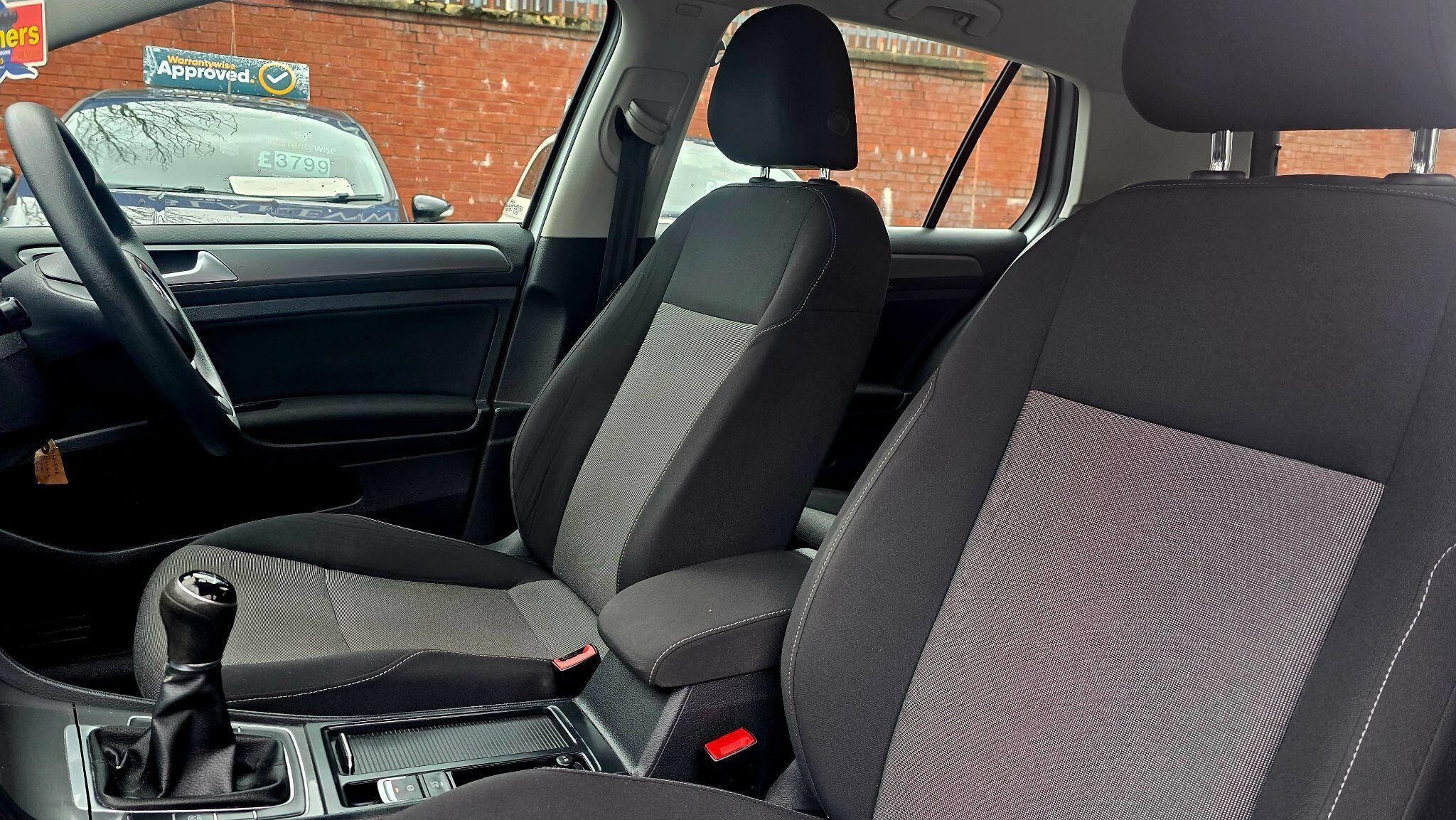 Volkswagen Golf - Image 15