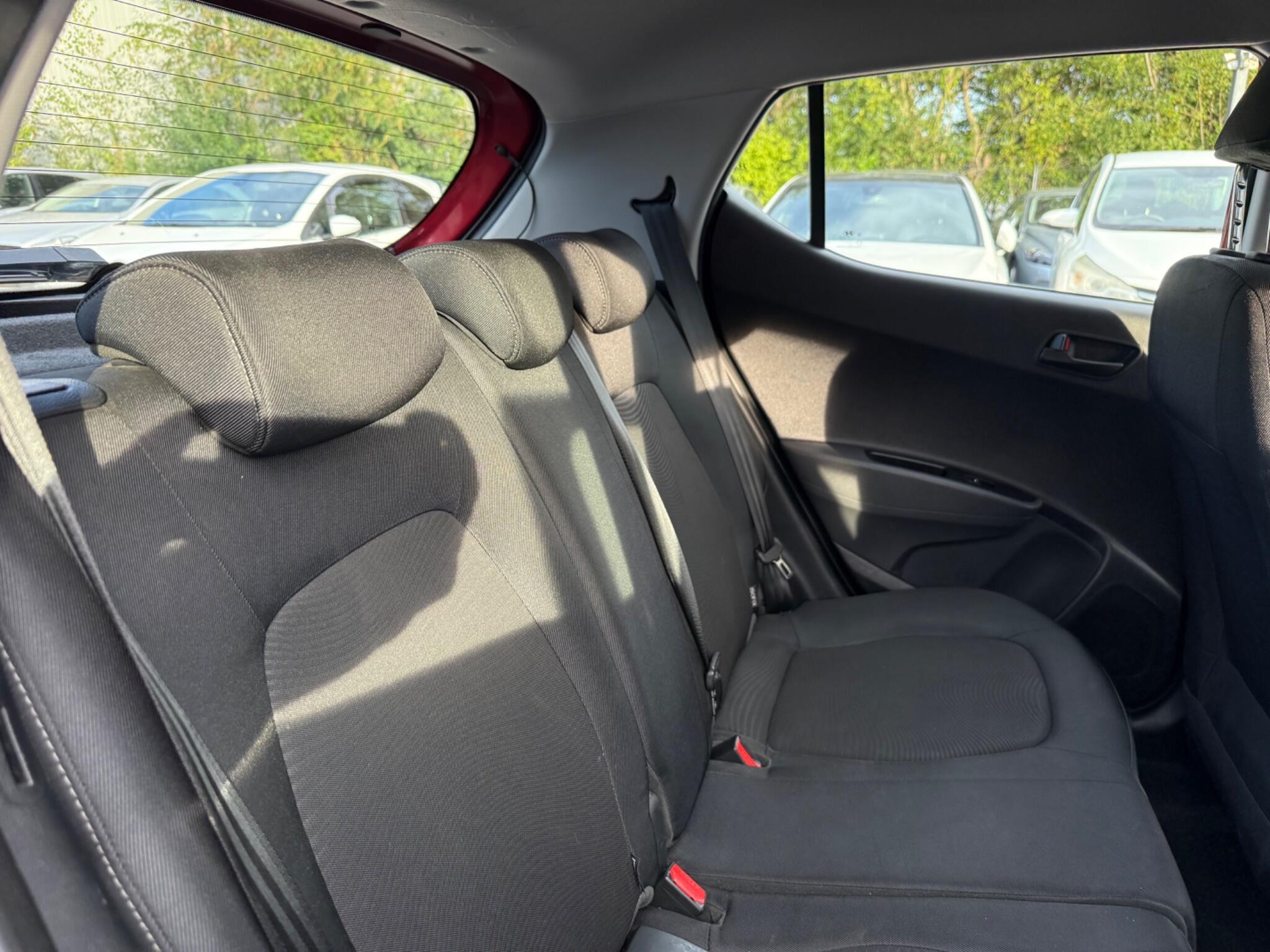 Hyundai i10 - Image 39