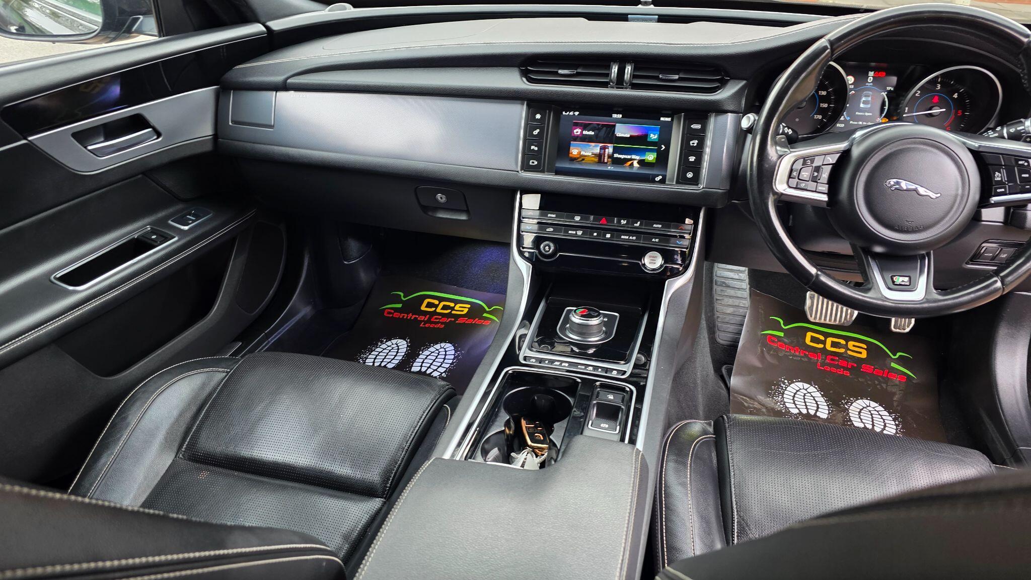 Jaguar XF - Image 34