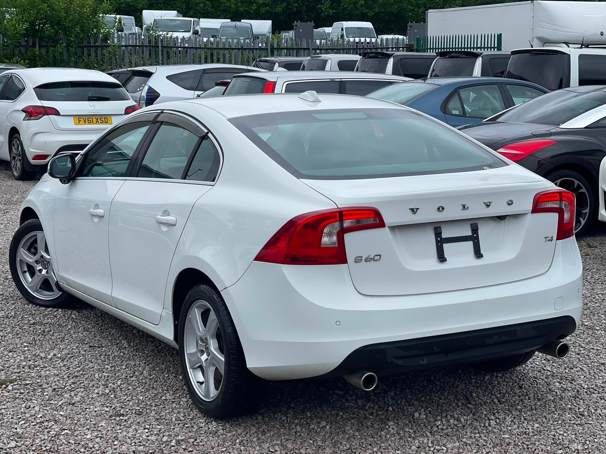 Volvo S60 - Image 2