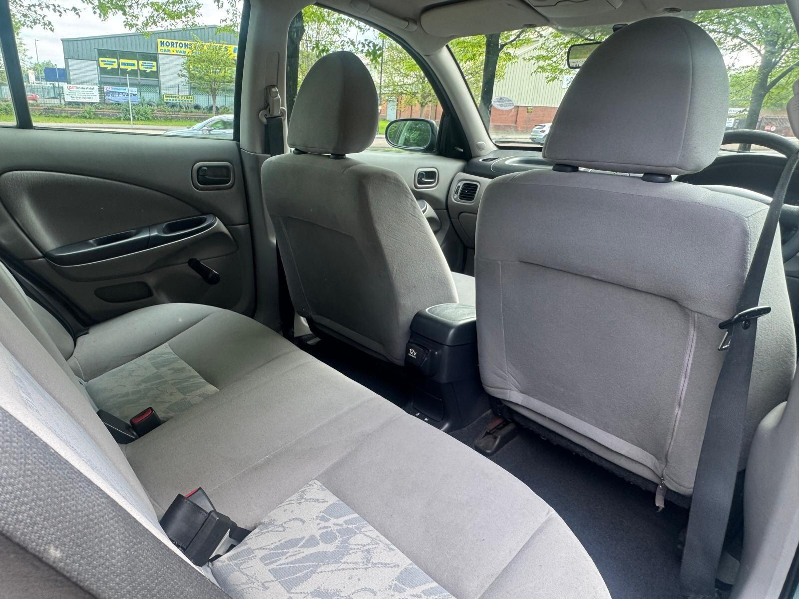 Nissan Almera - Image 23