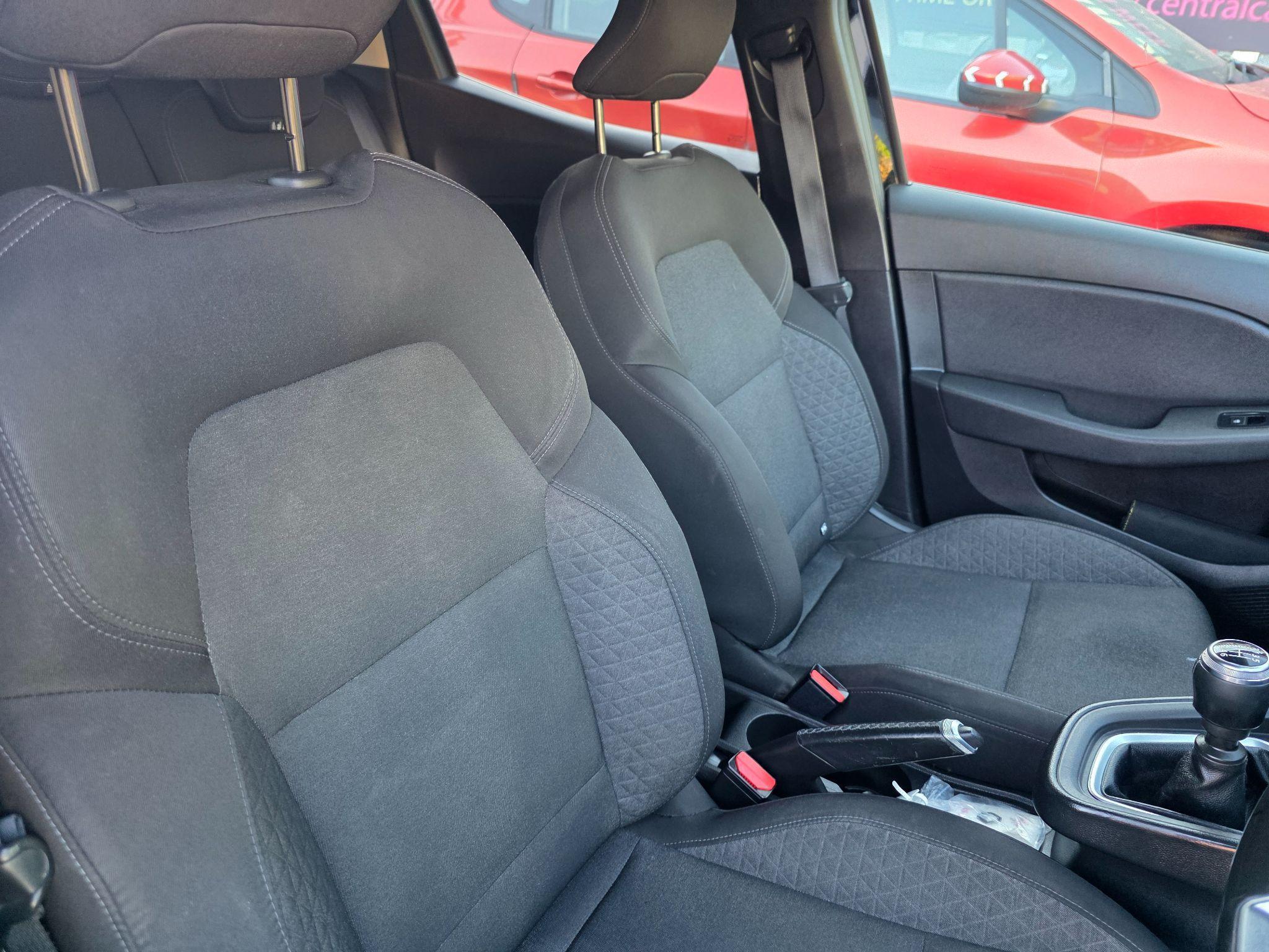 Renault Clio - Image 22