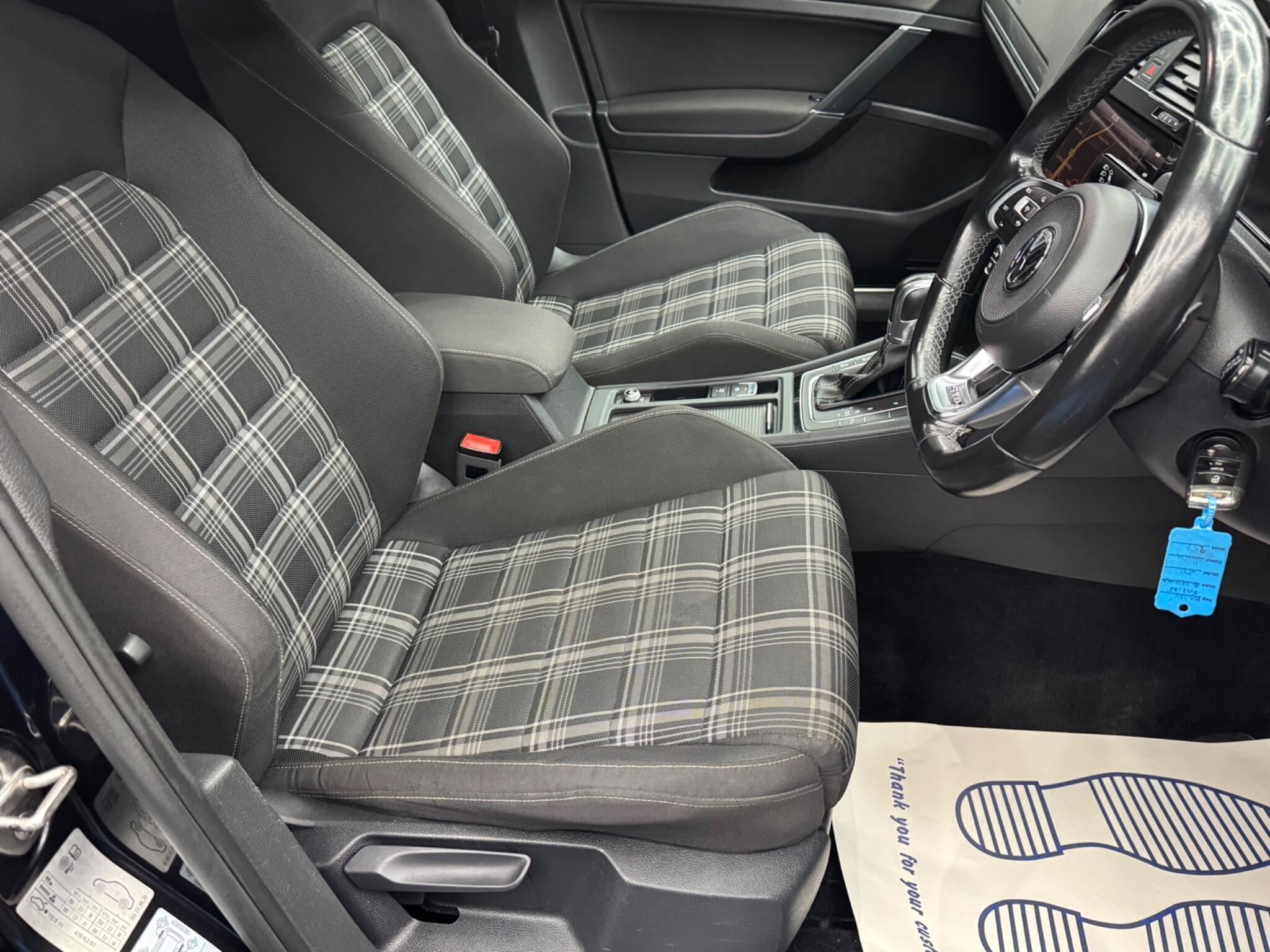 Volkswagen Golf - Image 13