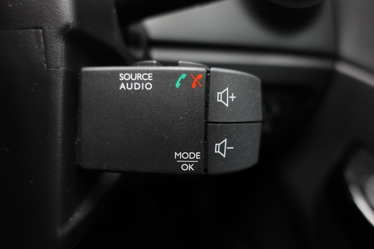 Renault Captur - Image 32