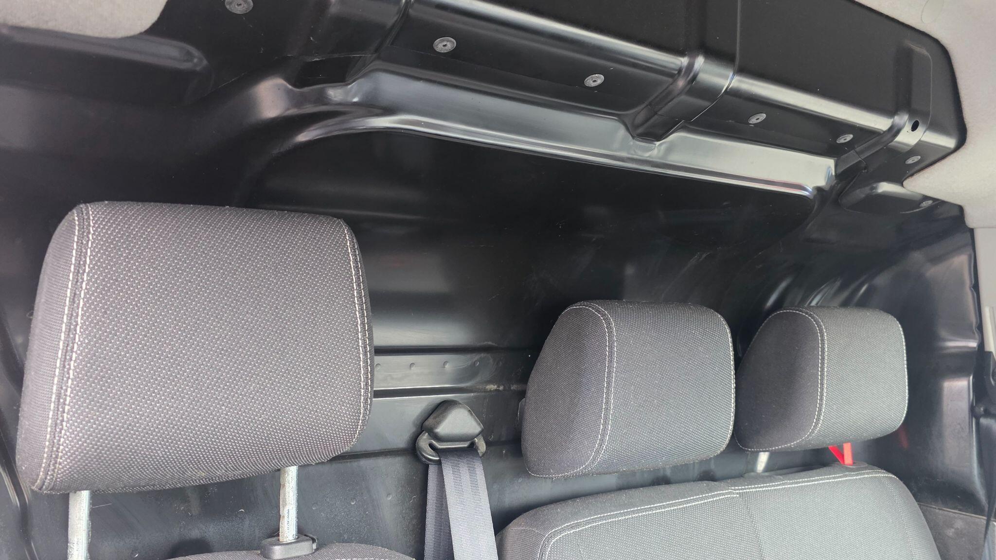 Ford Transit Connect - Image 21