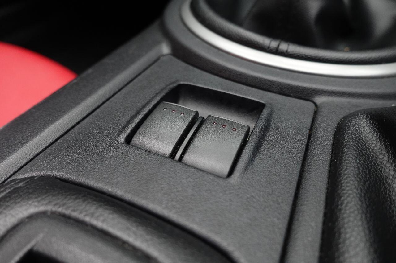 Mazda MX-5 - Image 35