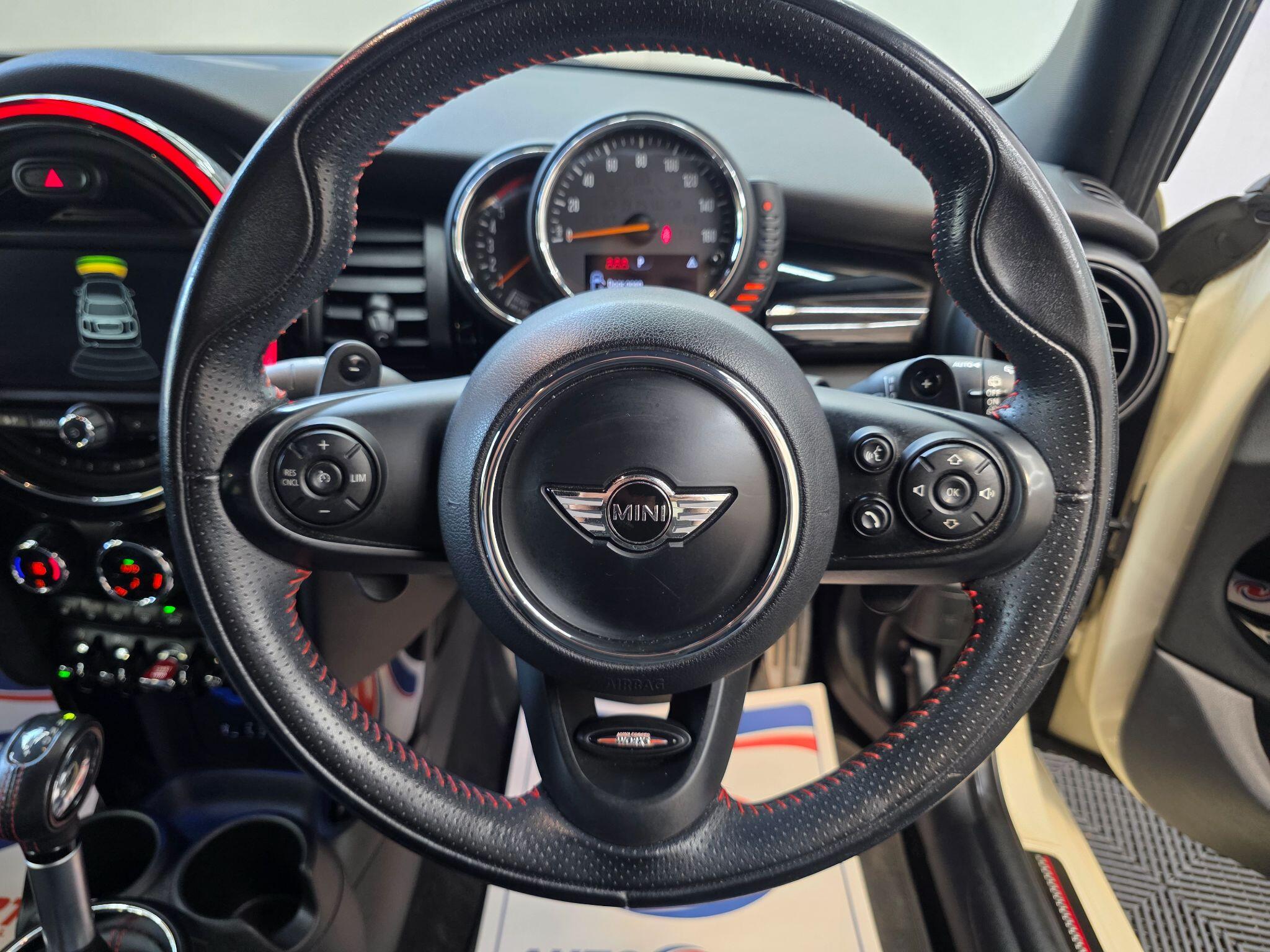 MINI Hatch - Image 22