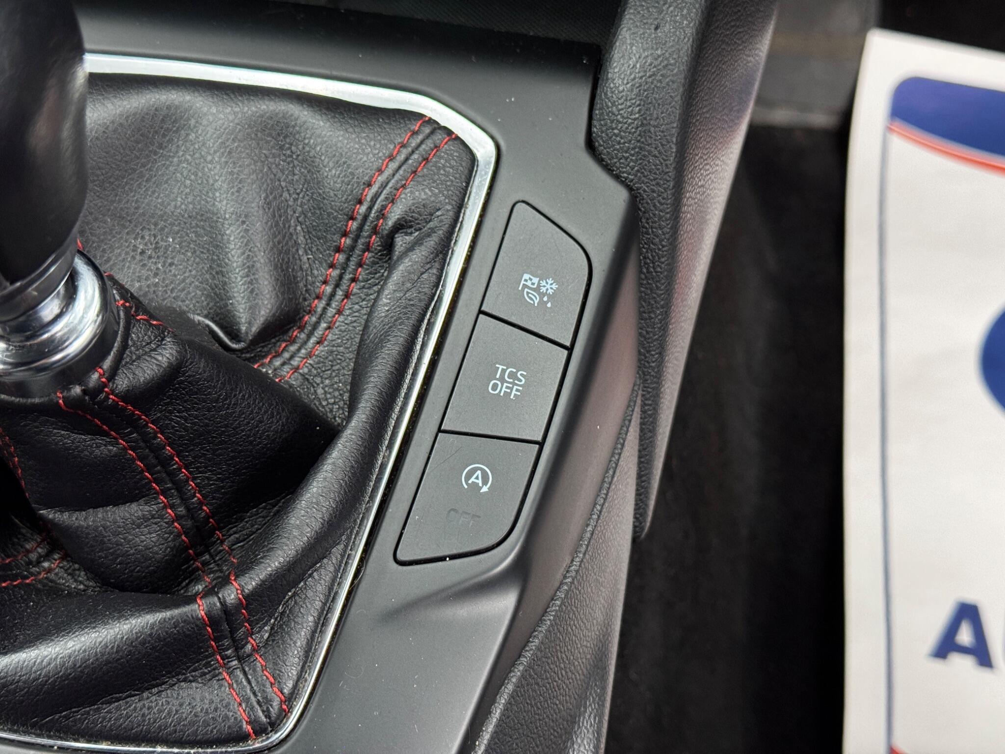 Ford Focus - Image 27