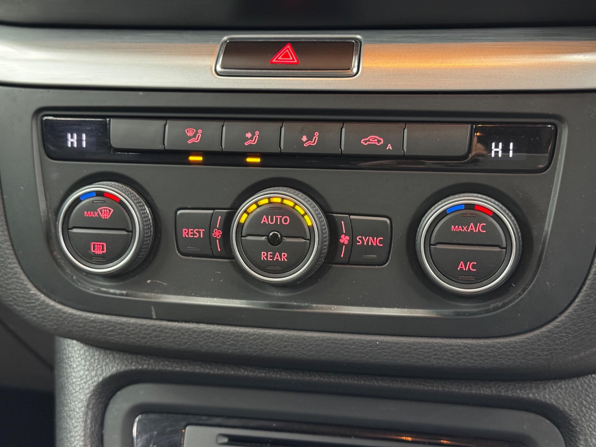 Volkswagen Sharan - Image 29