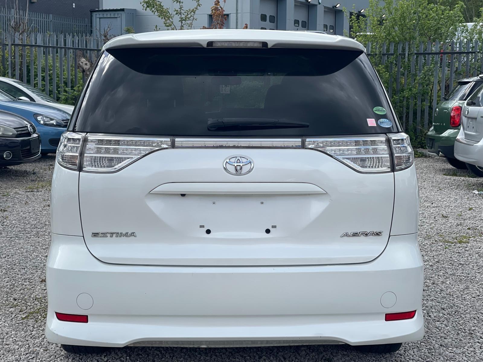 Toyota Estima Aeras G - Image 7