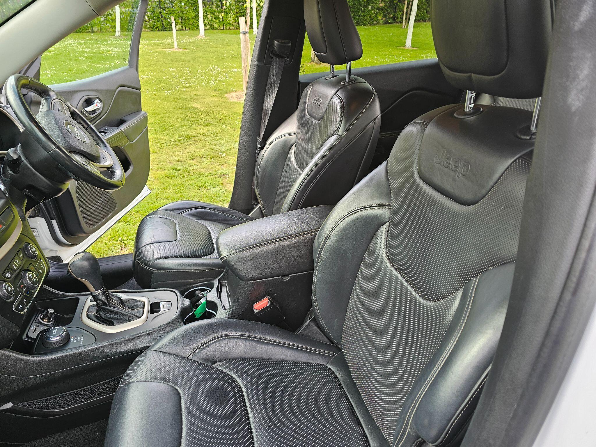 Jeep Cherokee - Image 48