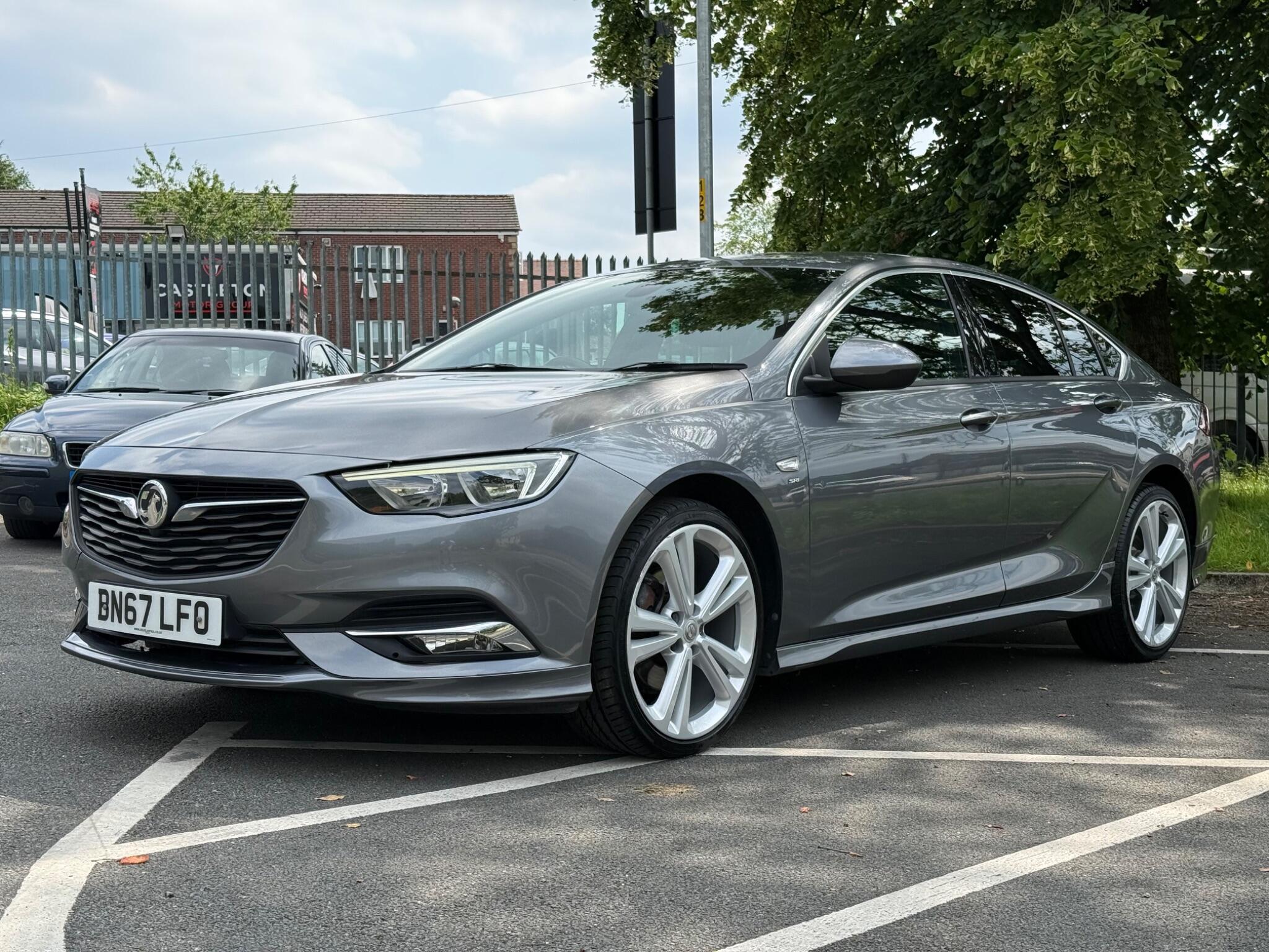 Vauxhall Insignia - Image 2
