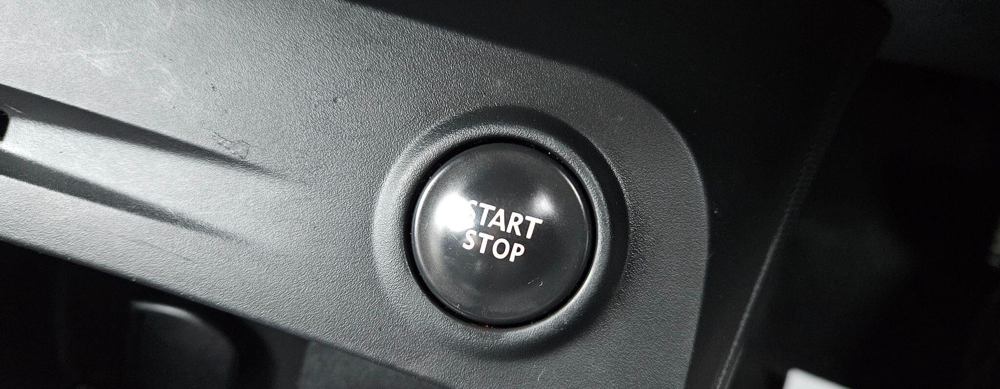 Renault Captur - Image 34