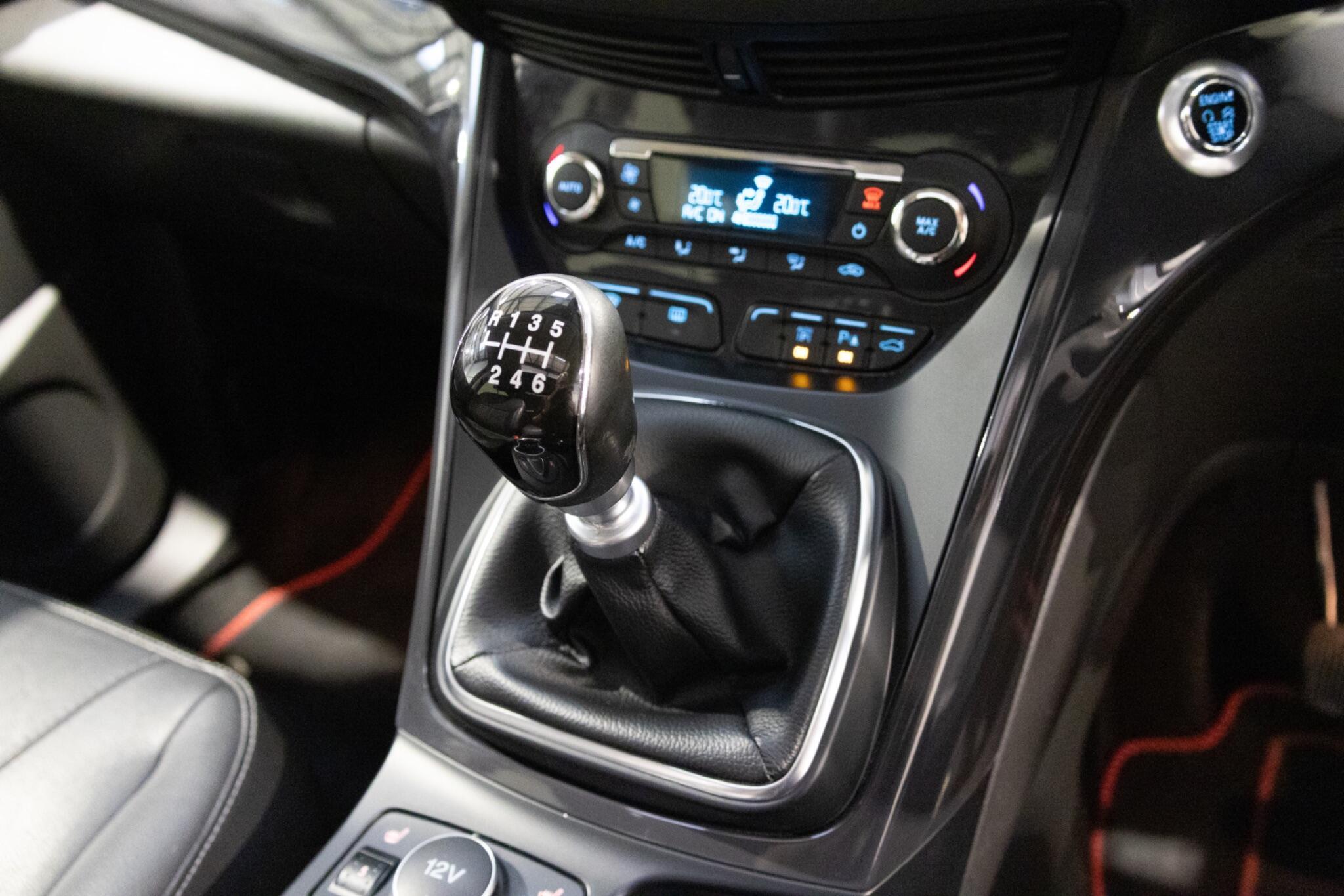 Ford Kuga - Image 23