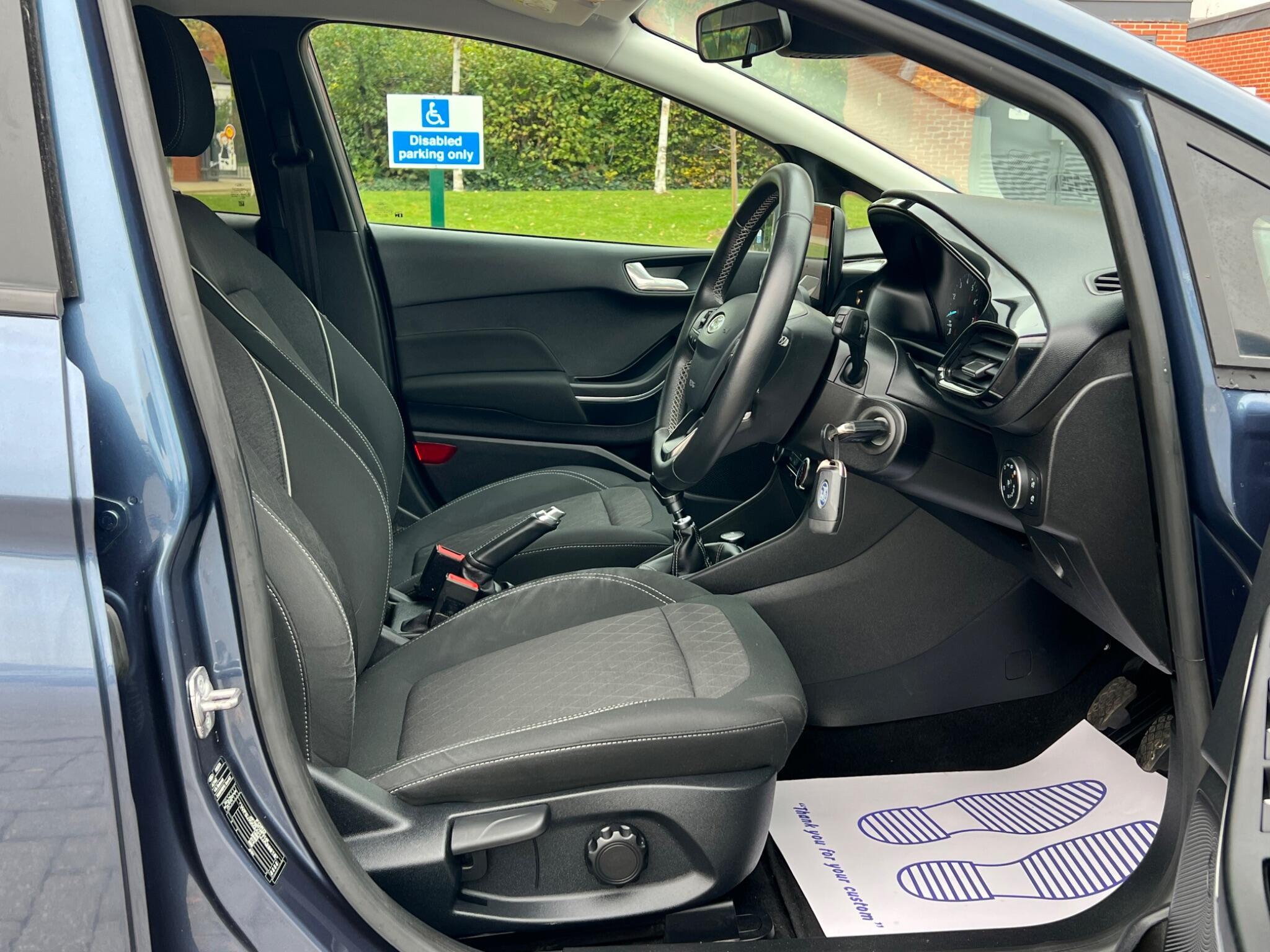 Ford Fiesta - Image 12