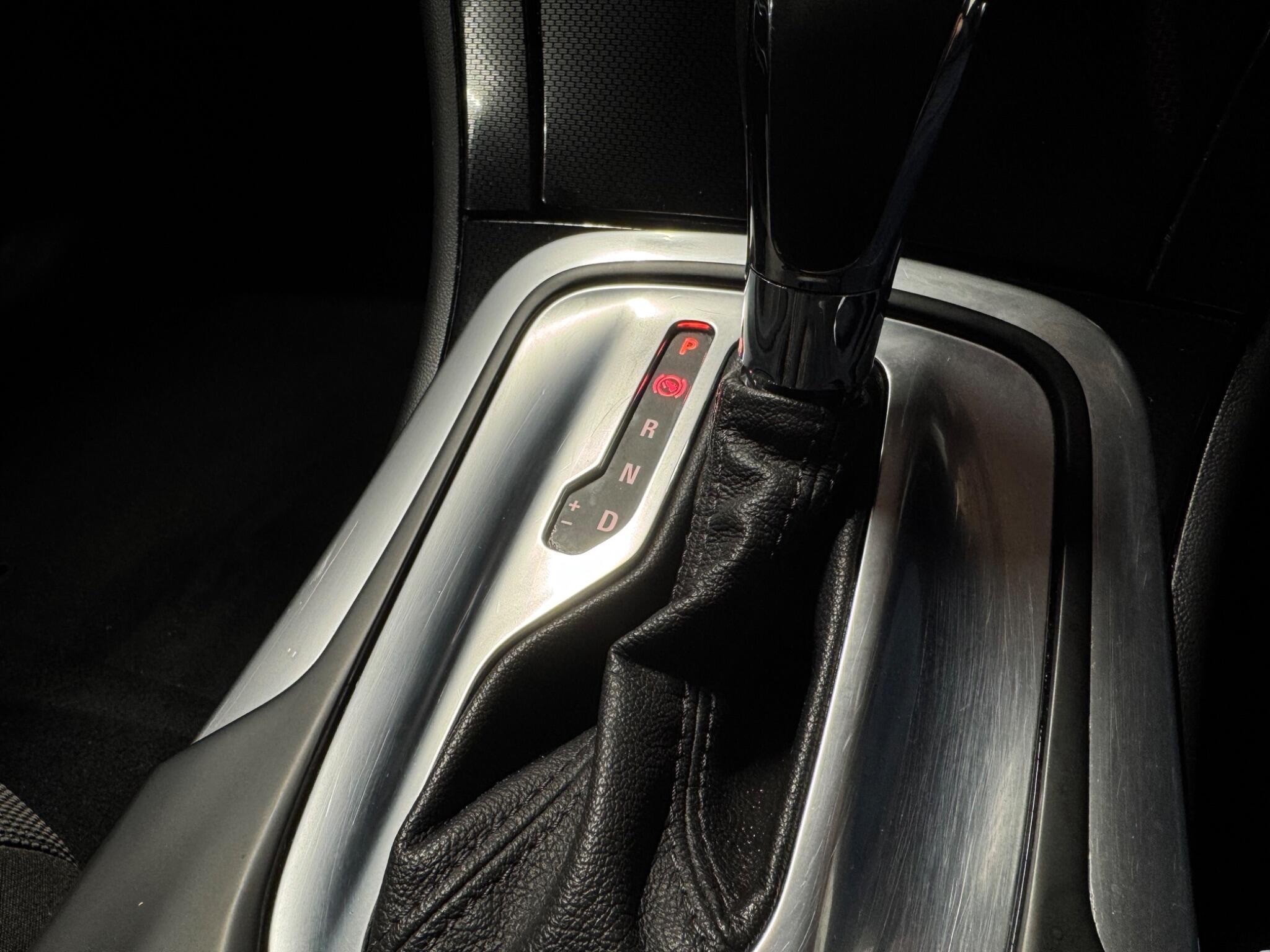Vauxhall Insignia - Image 19