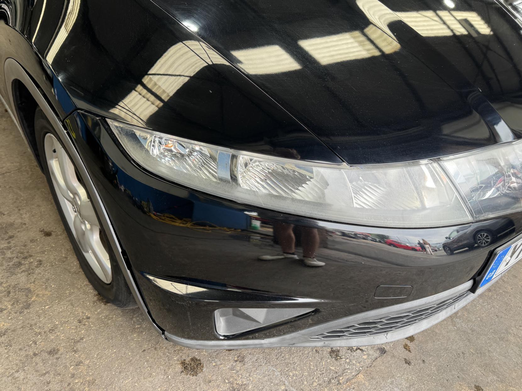 Honda Civic - Image 12