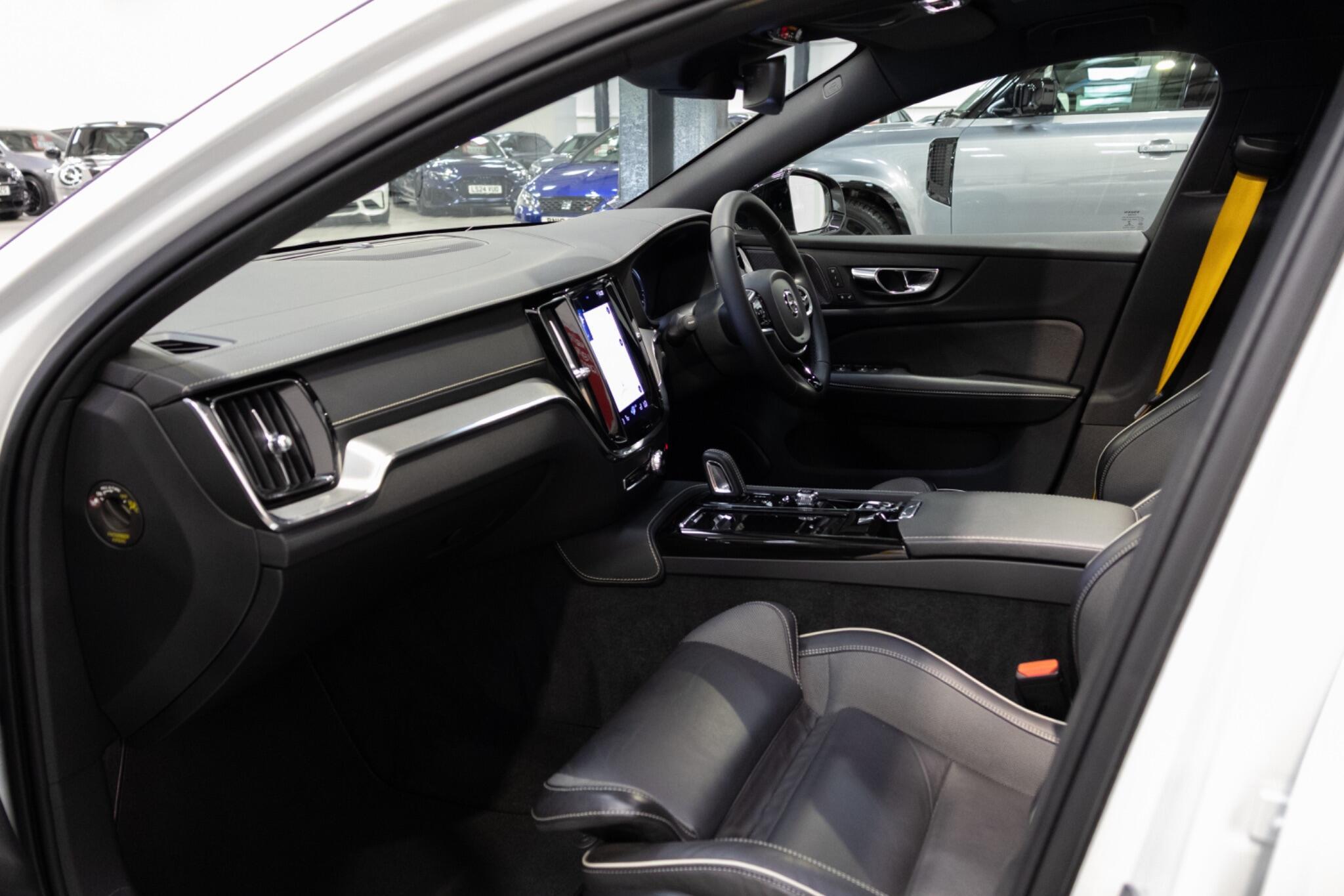 Volvo V60 - Image 13