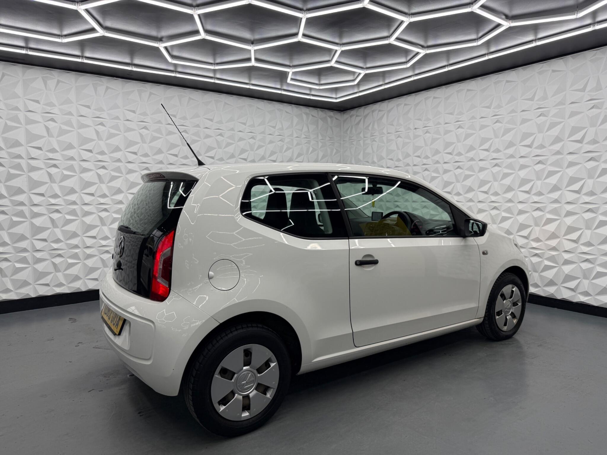 Volkswagen up! - Image 11