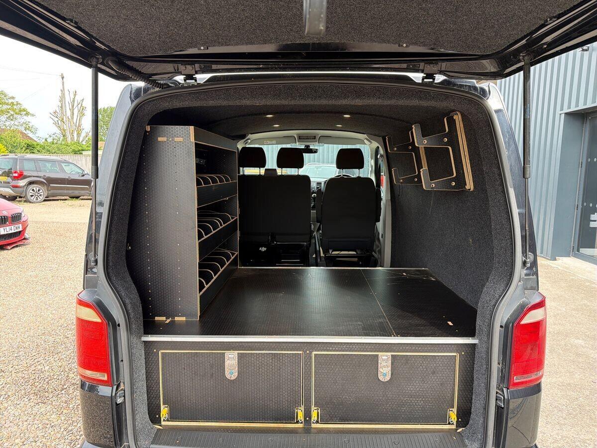 Volkswagen Transporter - Image 24