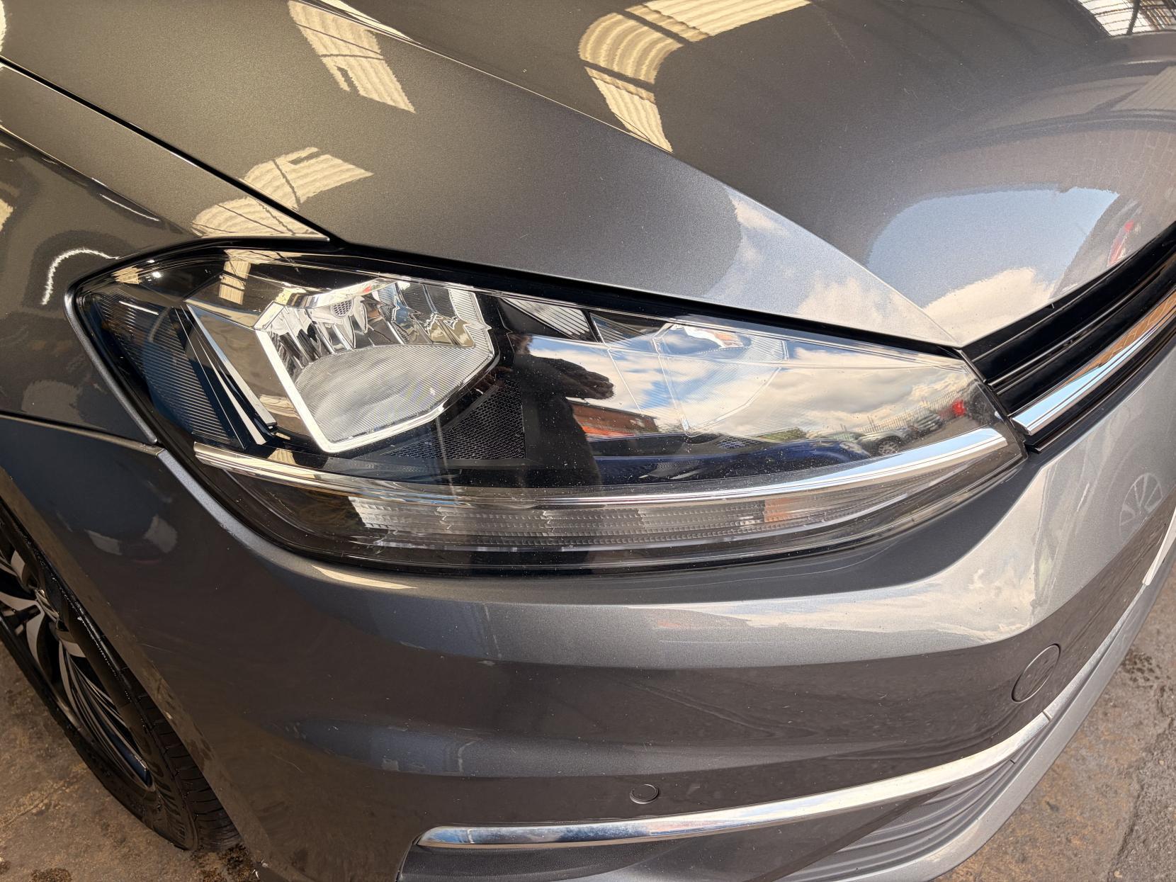 Volkswagen Golf - Image 9