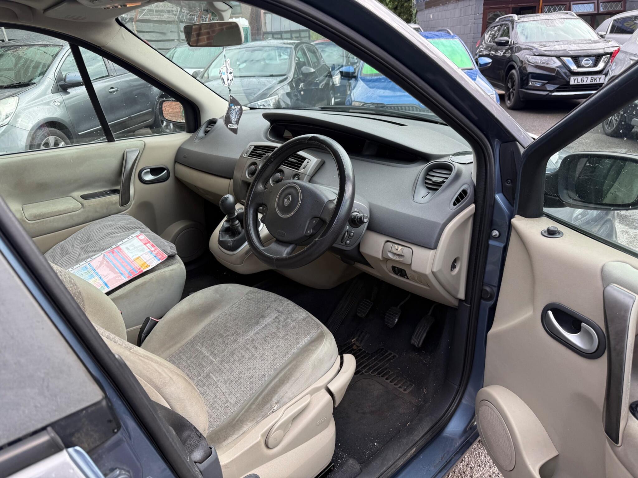 Renault Scenic - Image 10