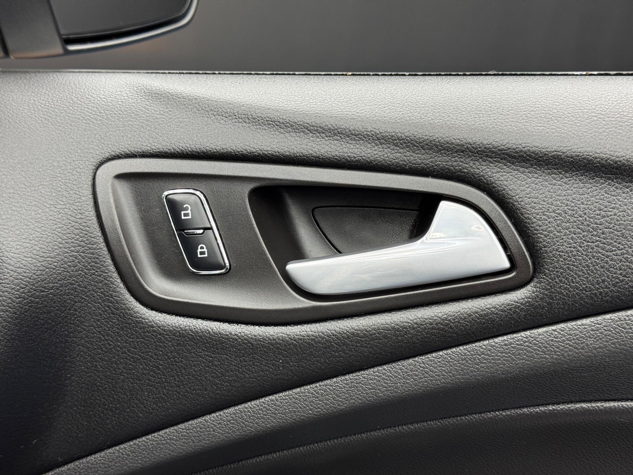 Ford Kuga - Image 37