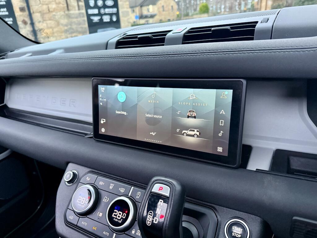 Land Rover Defender 90 - Image 34