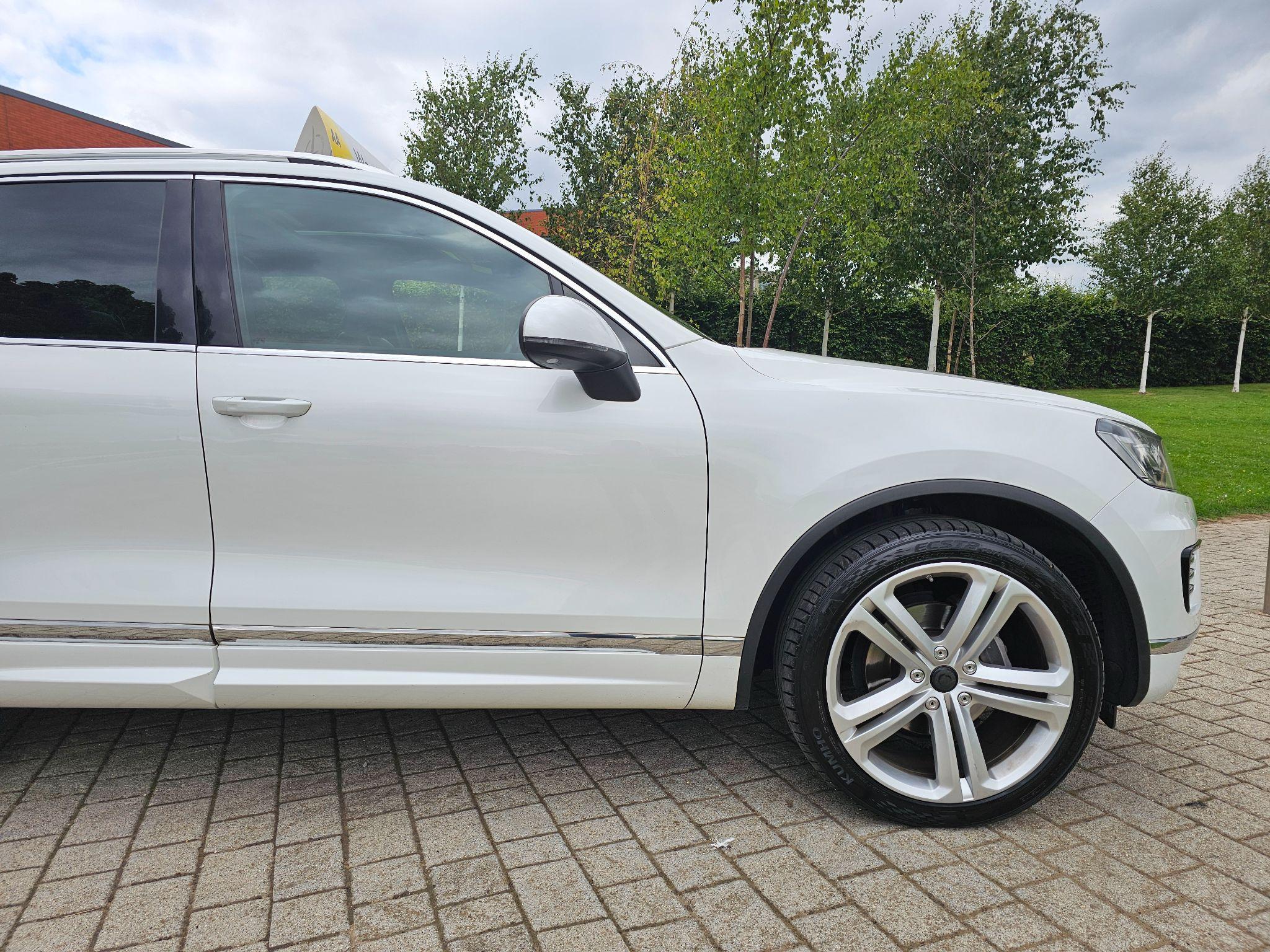Volkswagen Touareg - Image 6