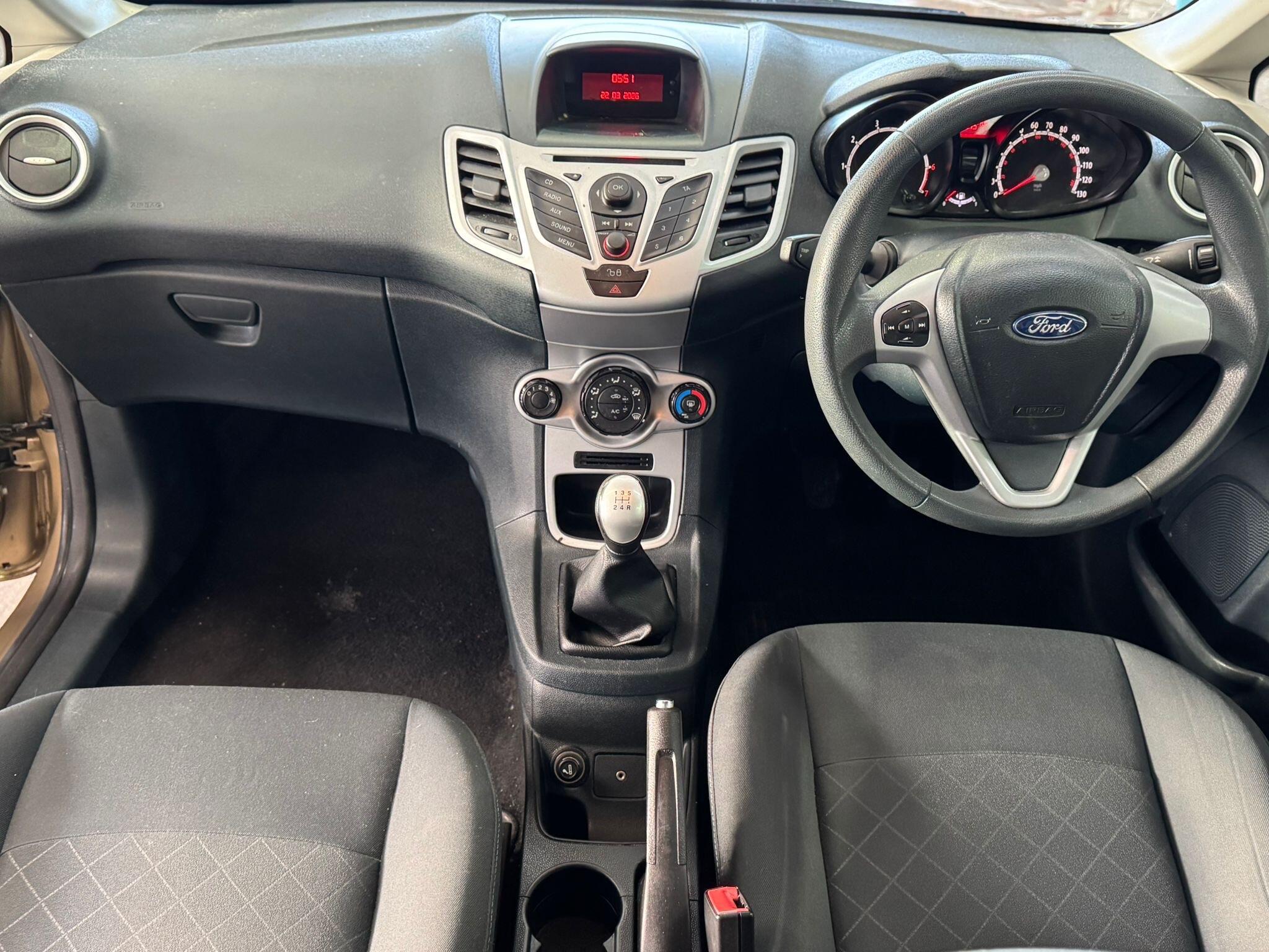 Ford Fiesta - Image 13