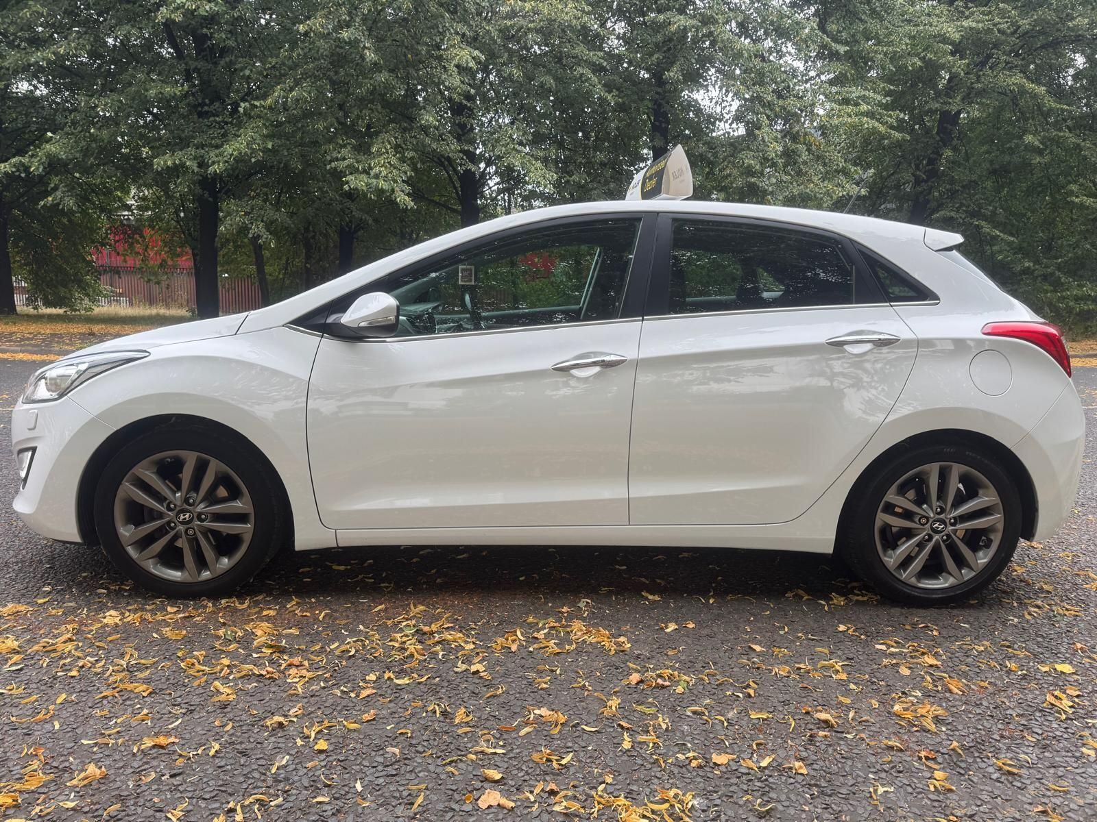 Hyundai i30 - Image 10