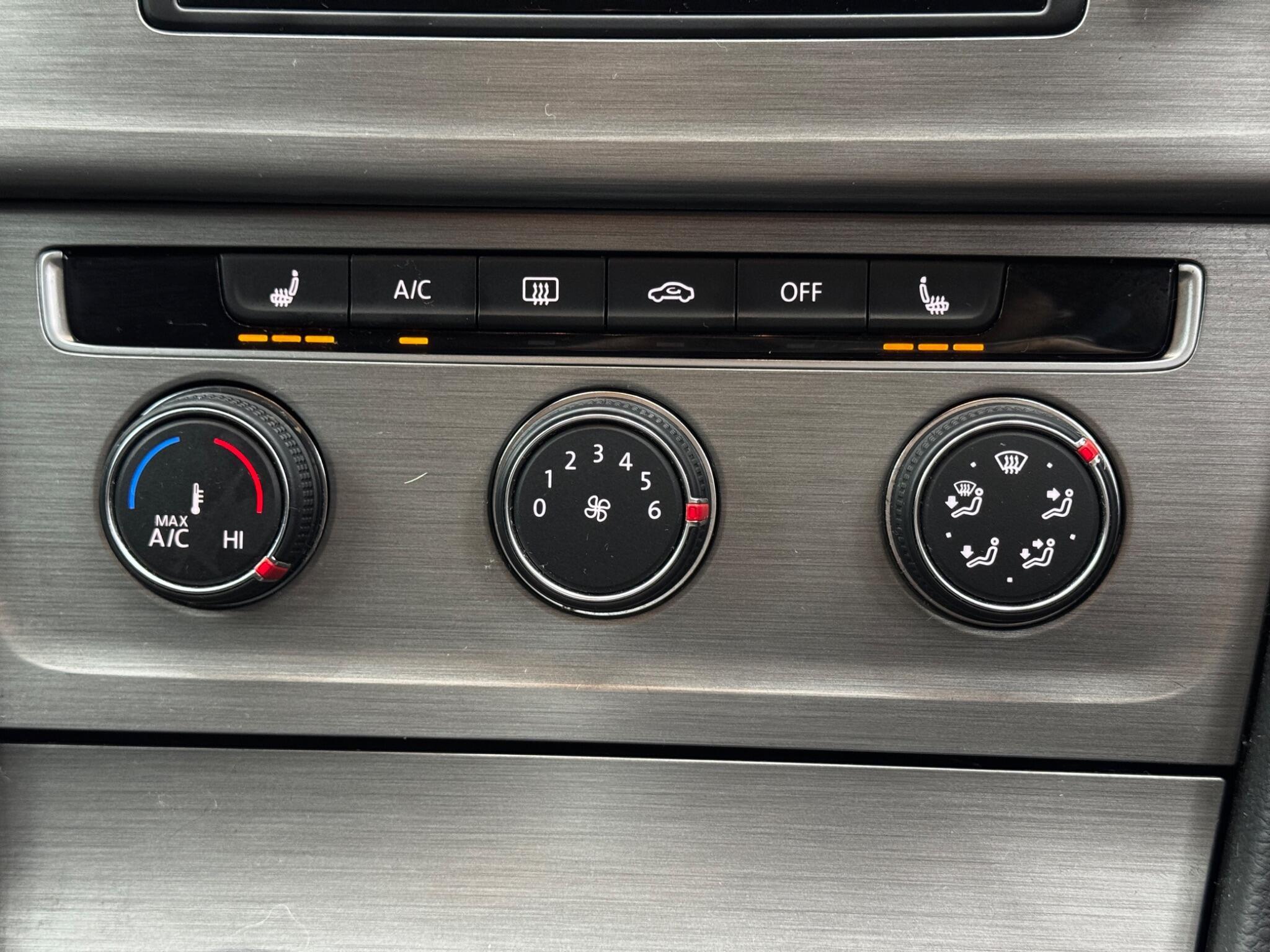 Volkswagen Golf - Image 28