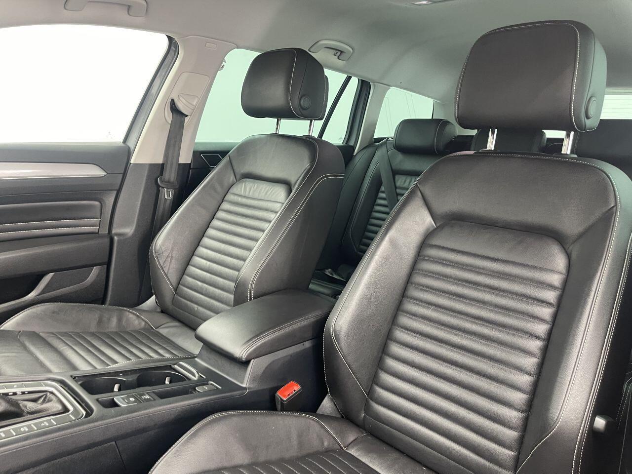 Volkswagen Passat - Image 27