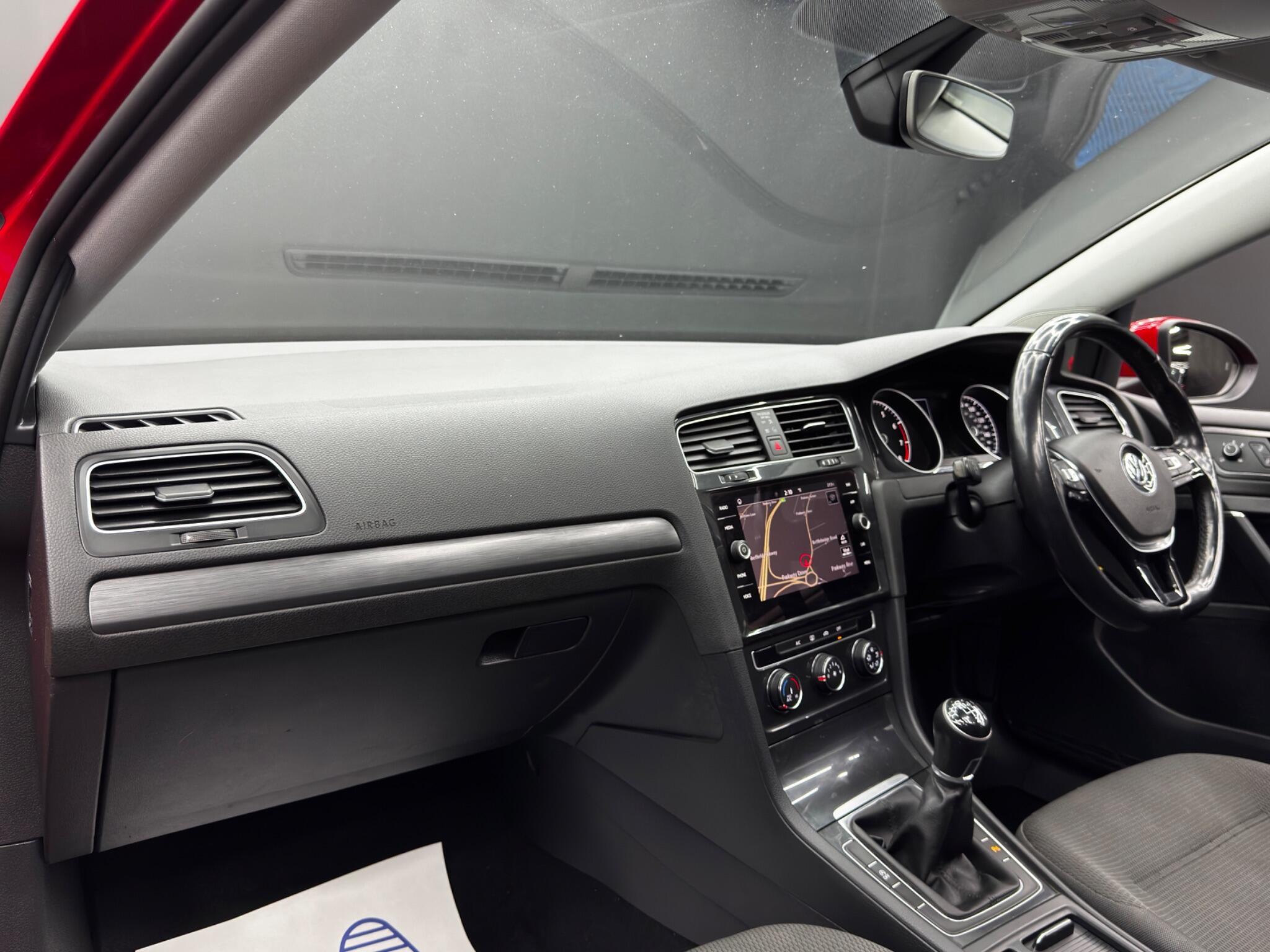 Volkswagen Golf - Image 11