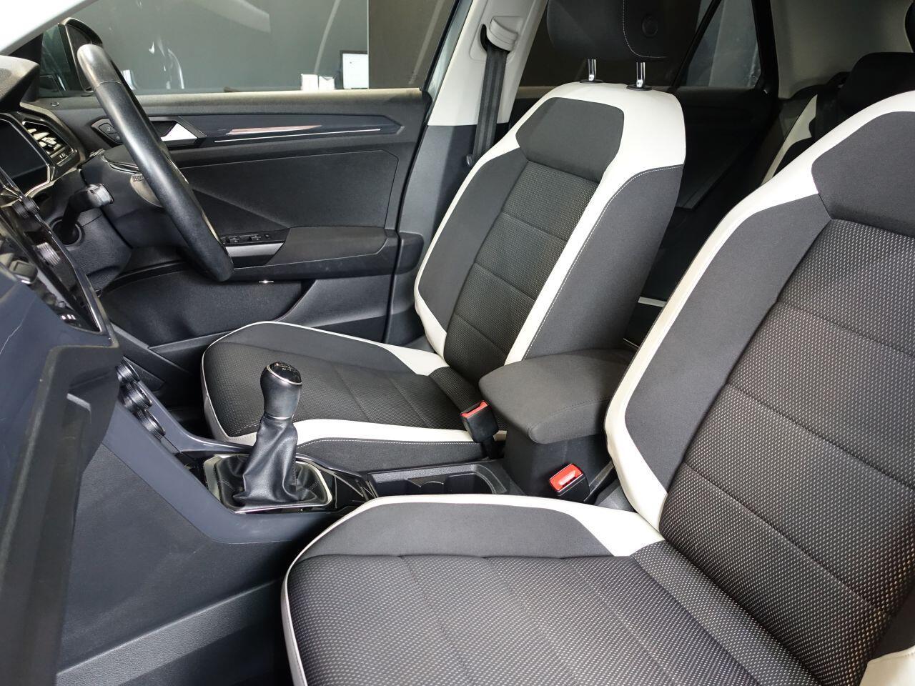 Volkswagen T-Roc - Image 12