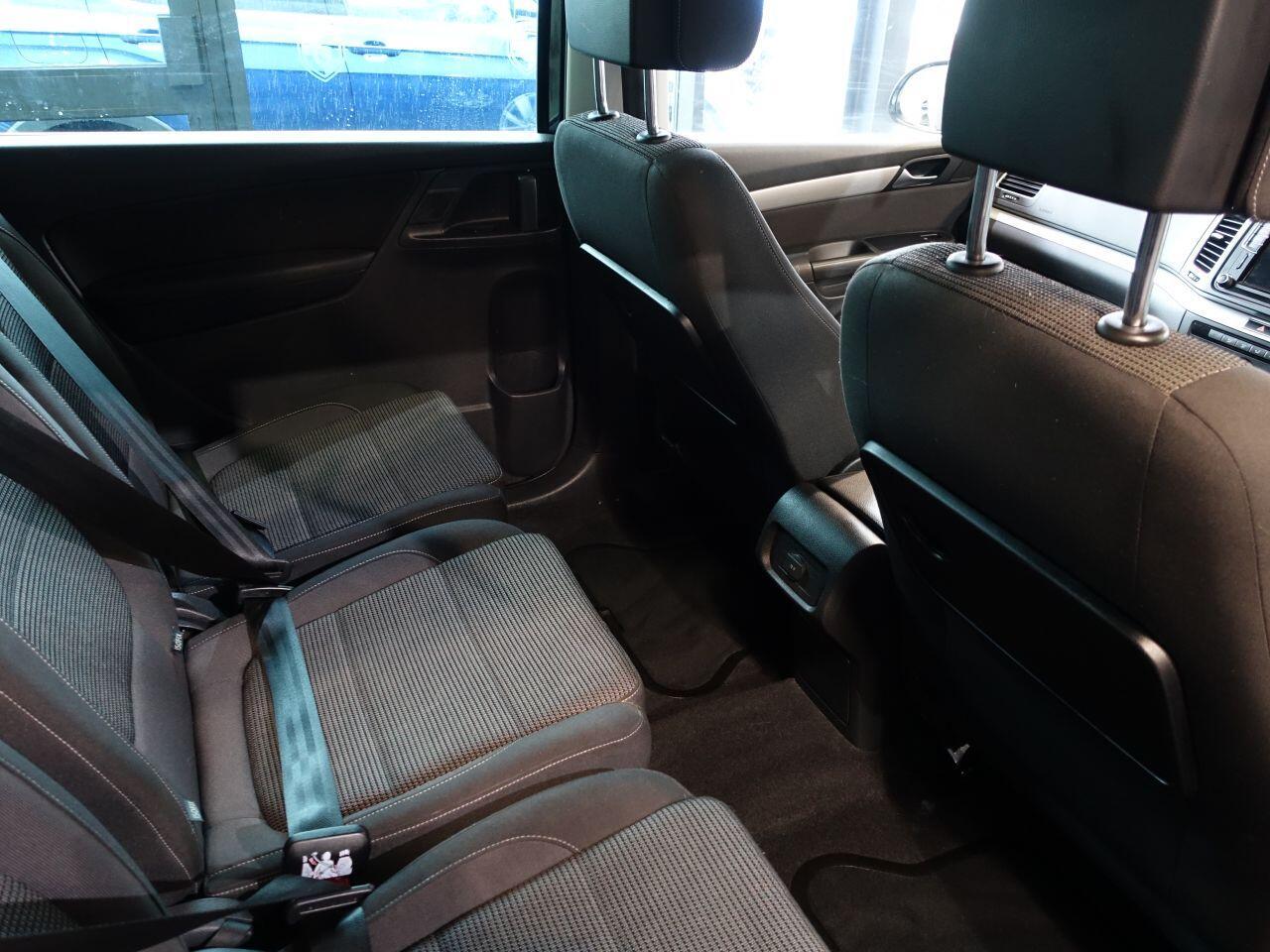 Volkswagen Sharan - Image 20